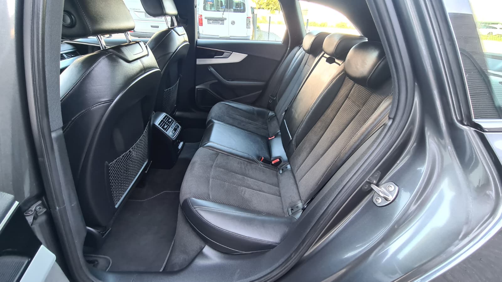AUDI A4 Avant 40 TDI S line quattro S-tronic ** H.Up Display ** Gr.Navi MMI Plus ** Leder-Alcantara Sportsitze ** 19" Aluräder **-image-20