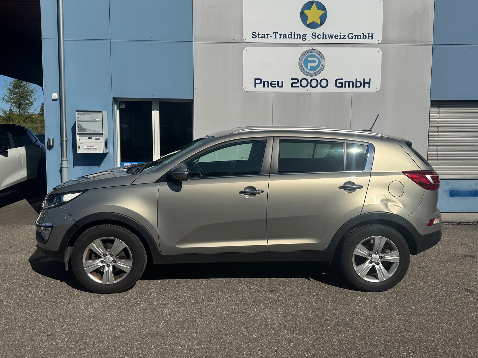 KIA SPORTAGE-image-2