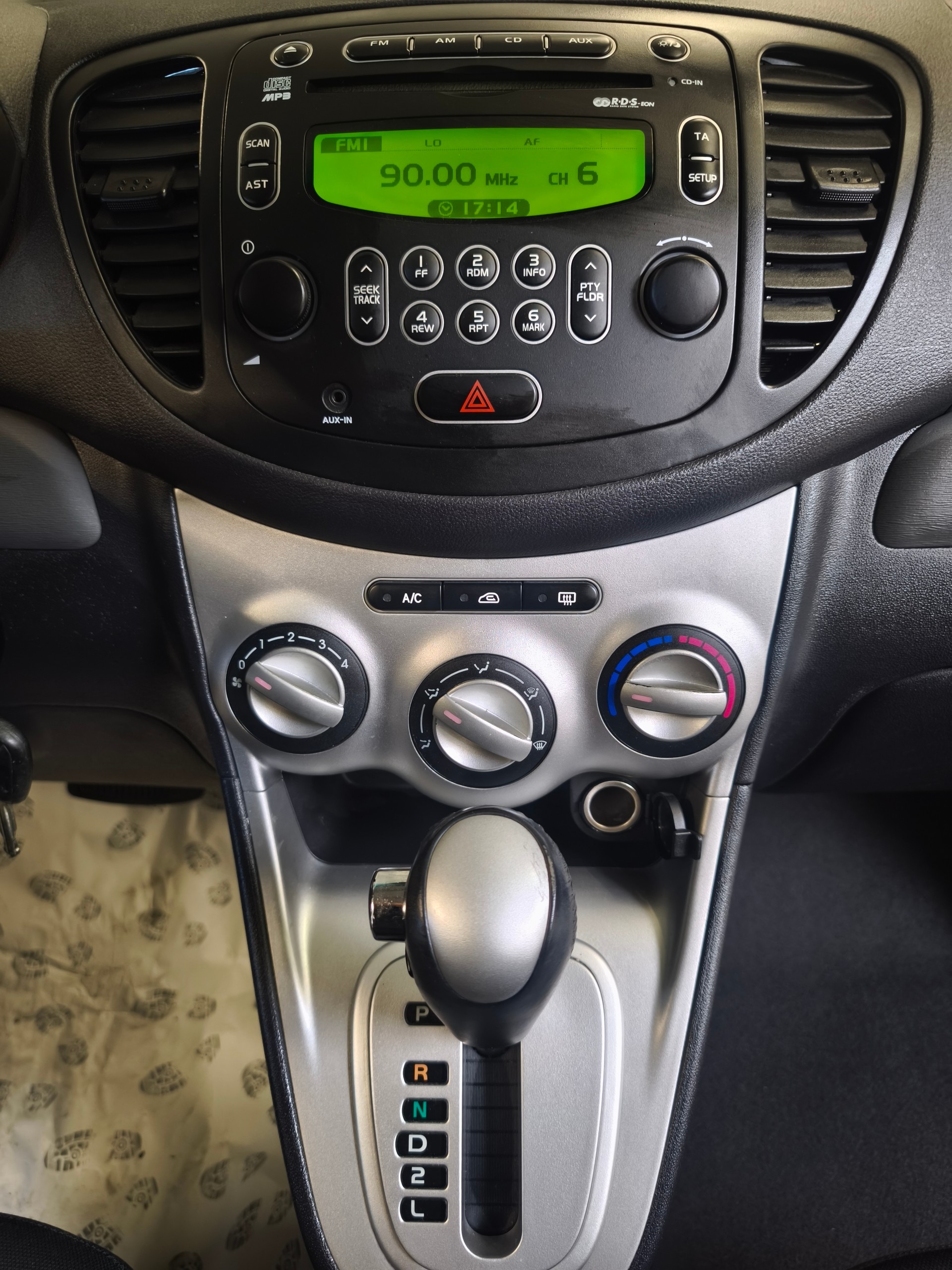 HYUNDAI i10 1.2 Style Automatic-image-10