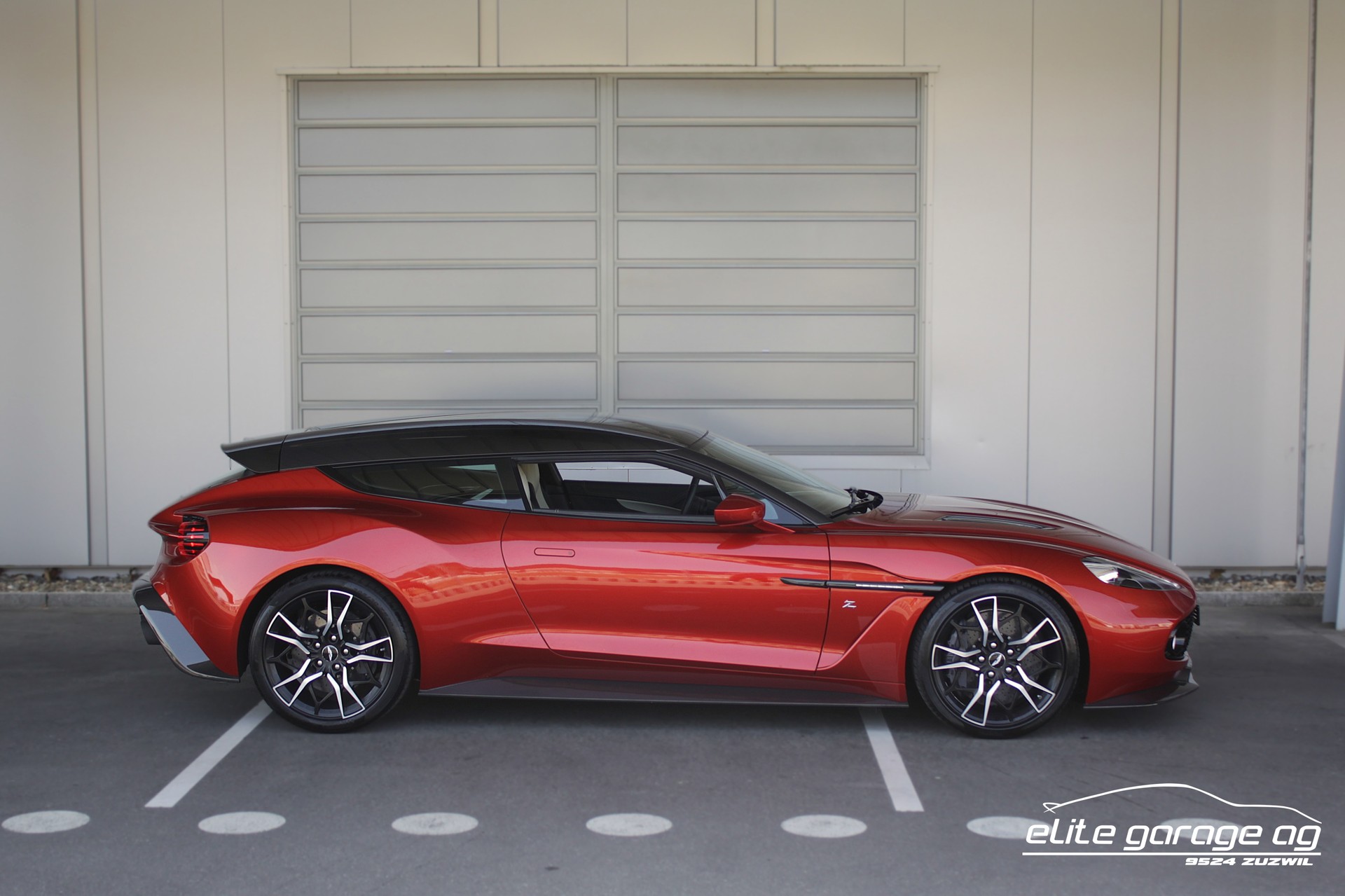 ASTON MARTIN Vanquish ZAGATO Shooting Brake V12 1 of 99-image-5