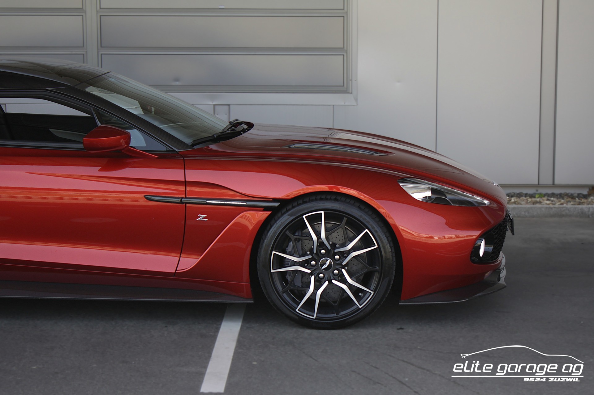 ASTON MARTIN Vanquish ZAGATO Shooting Brake V12 1 of 99-image-9