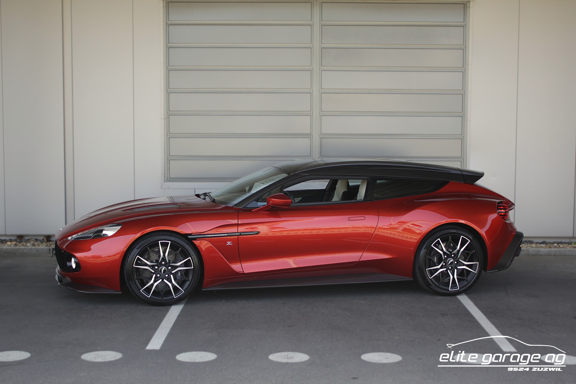 ASTON MARTIN Vanquish ZAGATO Shooting Brake V12 1 of 99