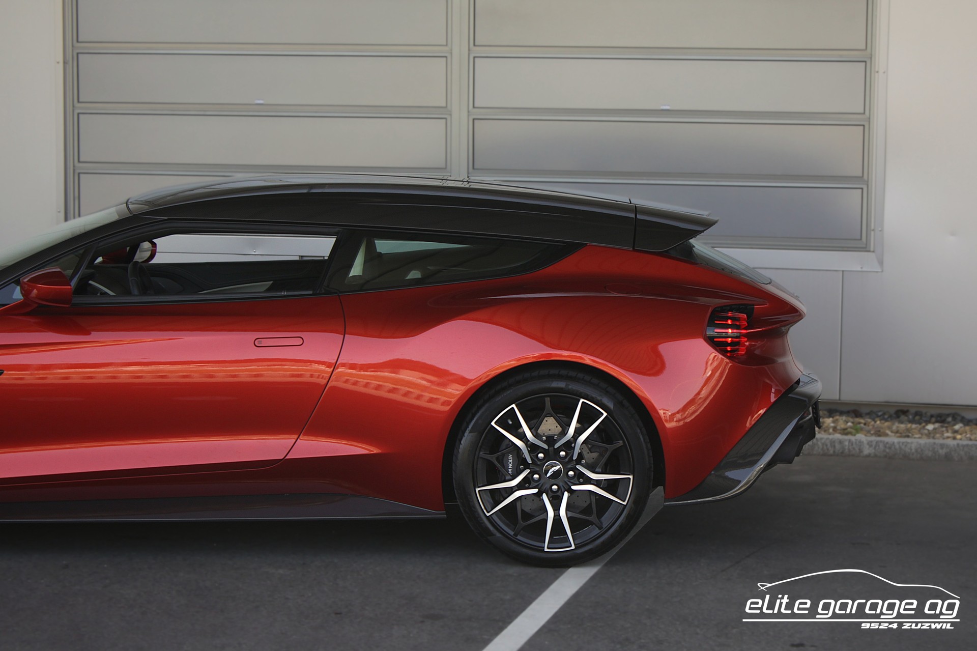 ASTON MARTIN Vanquish ZAGATO Shooting Brake V12 1 of 99-image-11