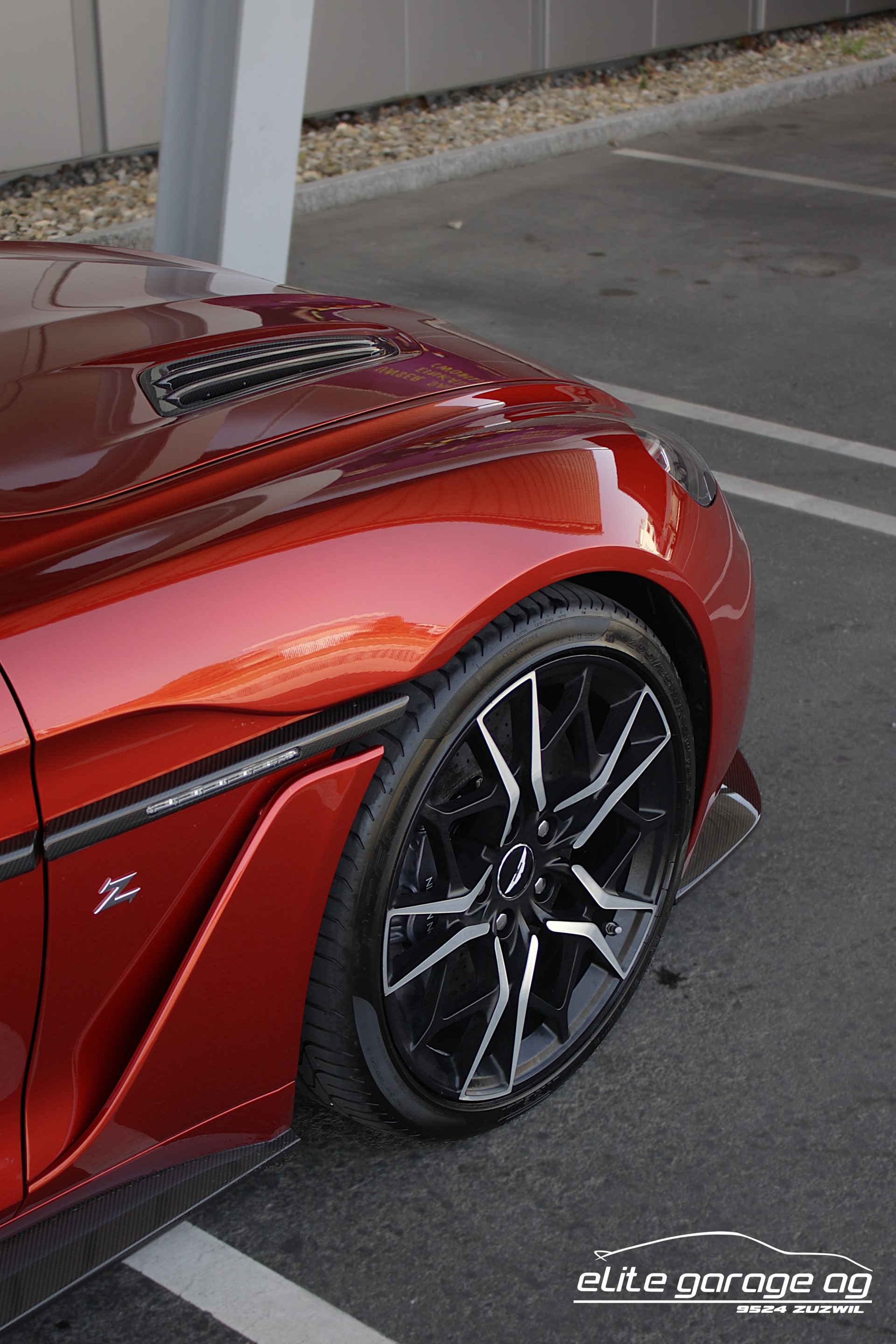 ASTON MARTIN Vanquish ZAGATO Shooting Brake V12 1 of 99-image-10