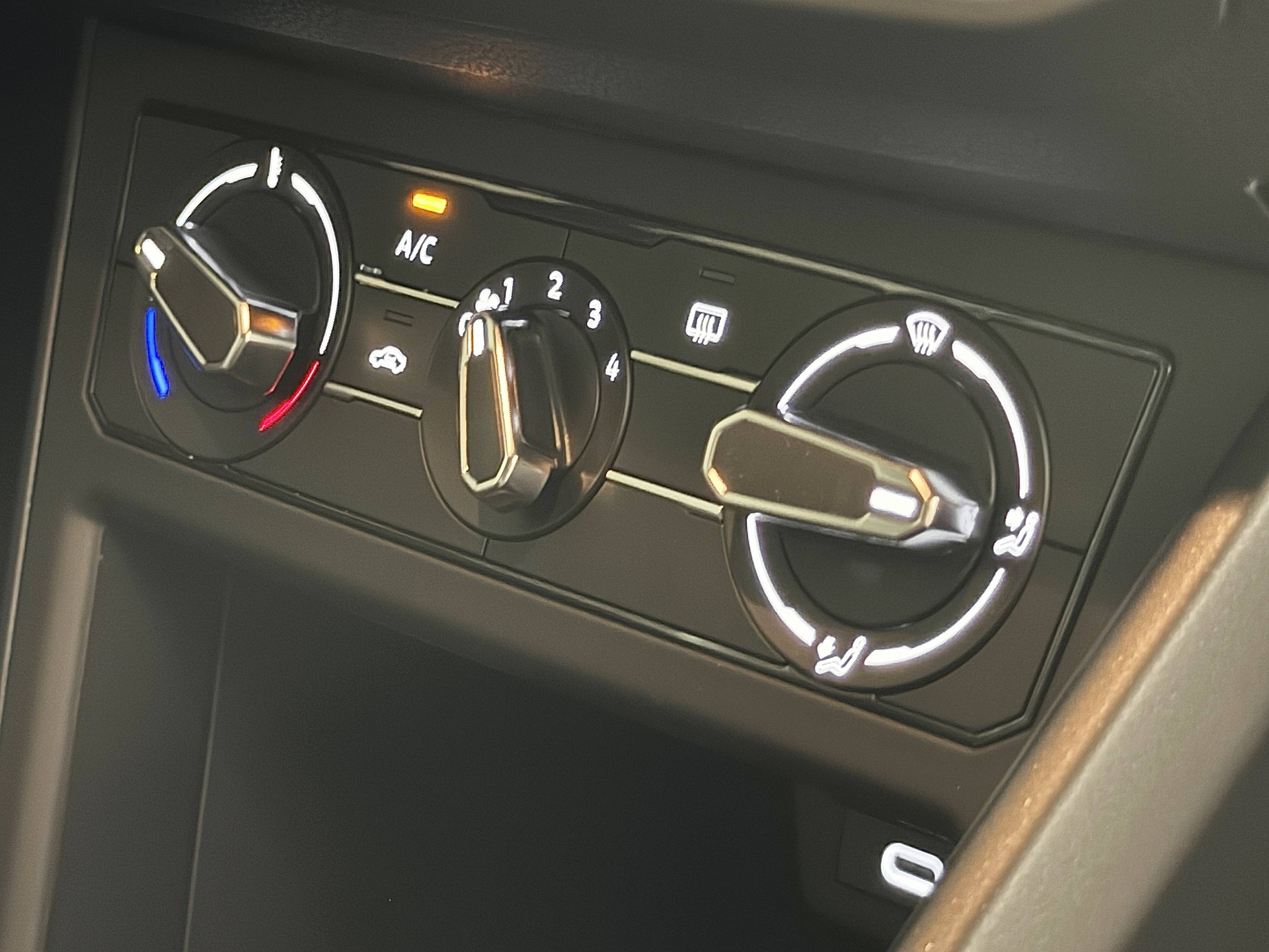 VW Polo 1.0 TSI Trend-image-12