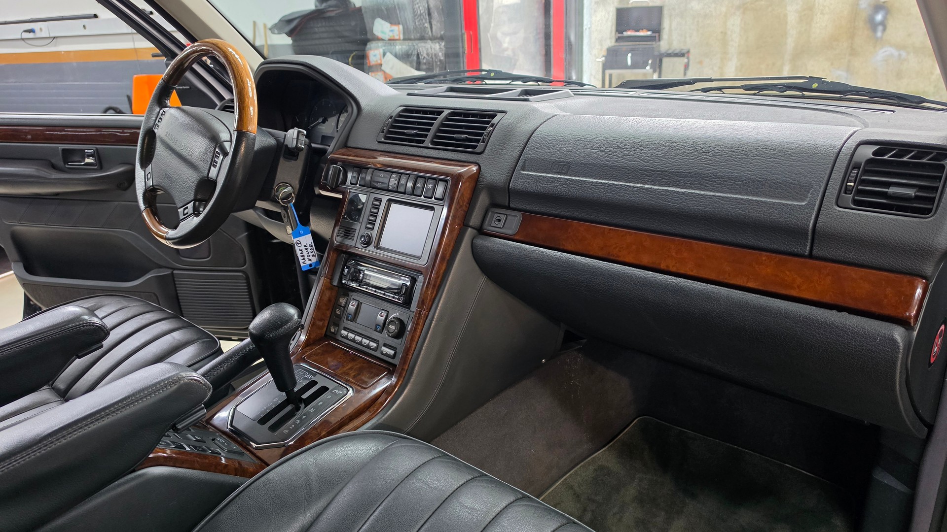 LAND ROVER Range Rover 4.6 HSE-image-21