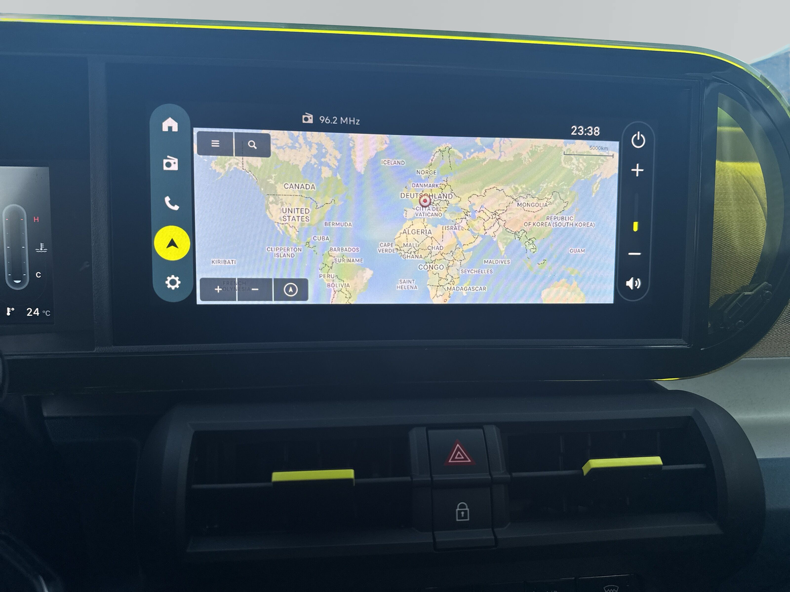 FIAT Grande Panda 1.2 Hybrid La Prima-image-10