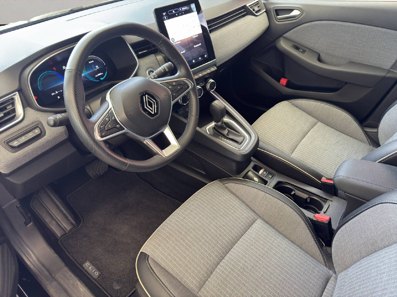 RENAULT Clio 1.6 E-Tech techno Voll-Hybrid 145PS-image-7