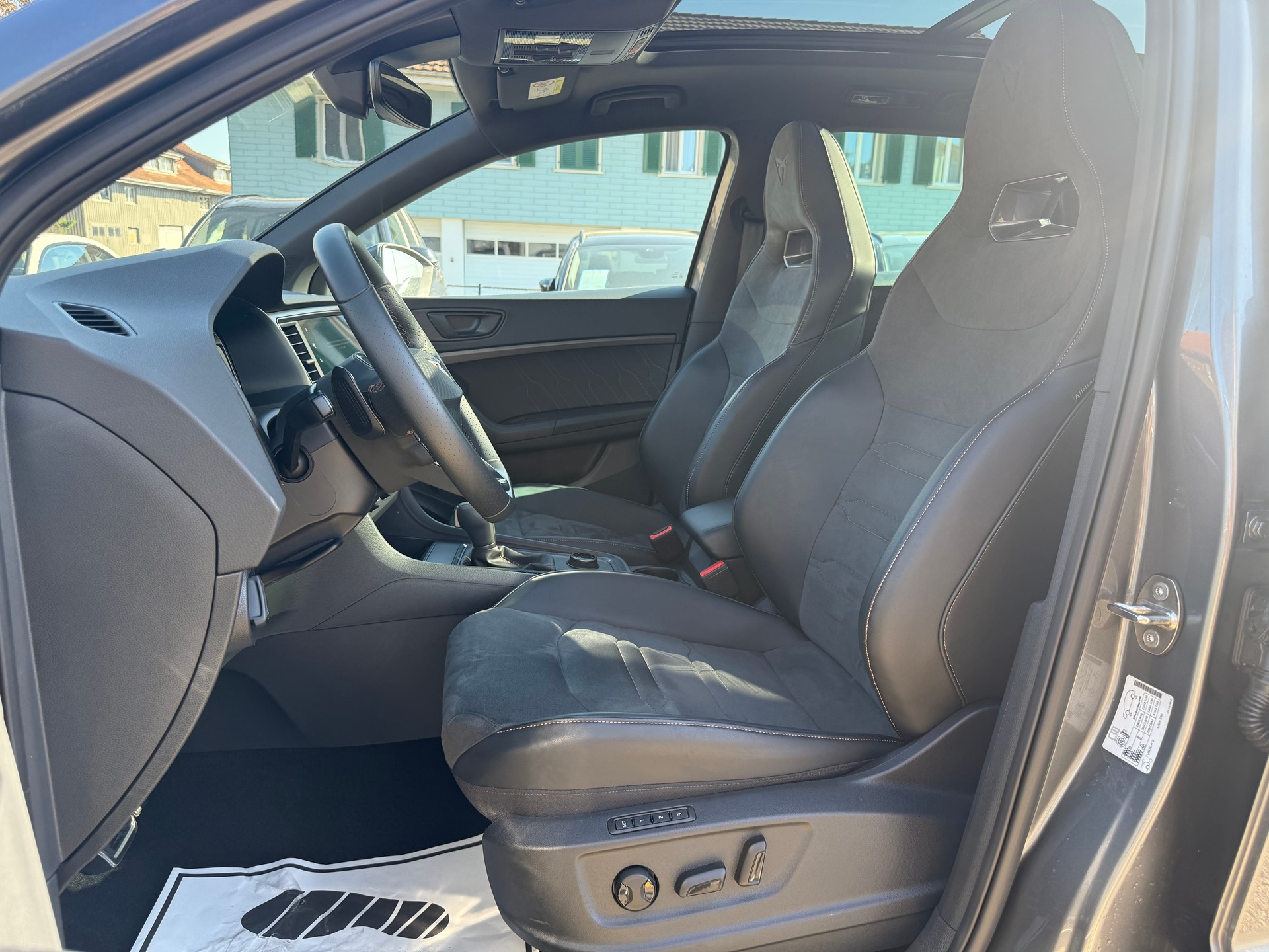 CUPRA Ateca 2.0 TSI VZ 4Drive DSG * 20 ZOLL 5 JAHRE GARANTIE EL SITZE LENKRAD HEIZUNG *-image-9