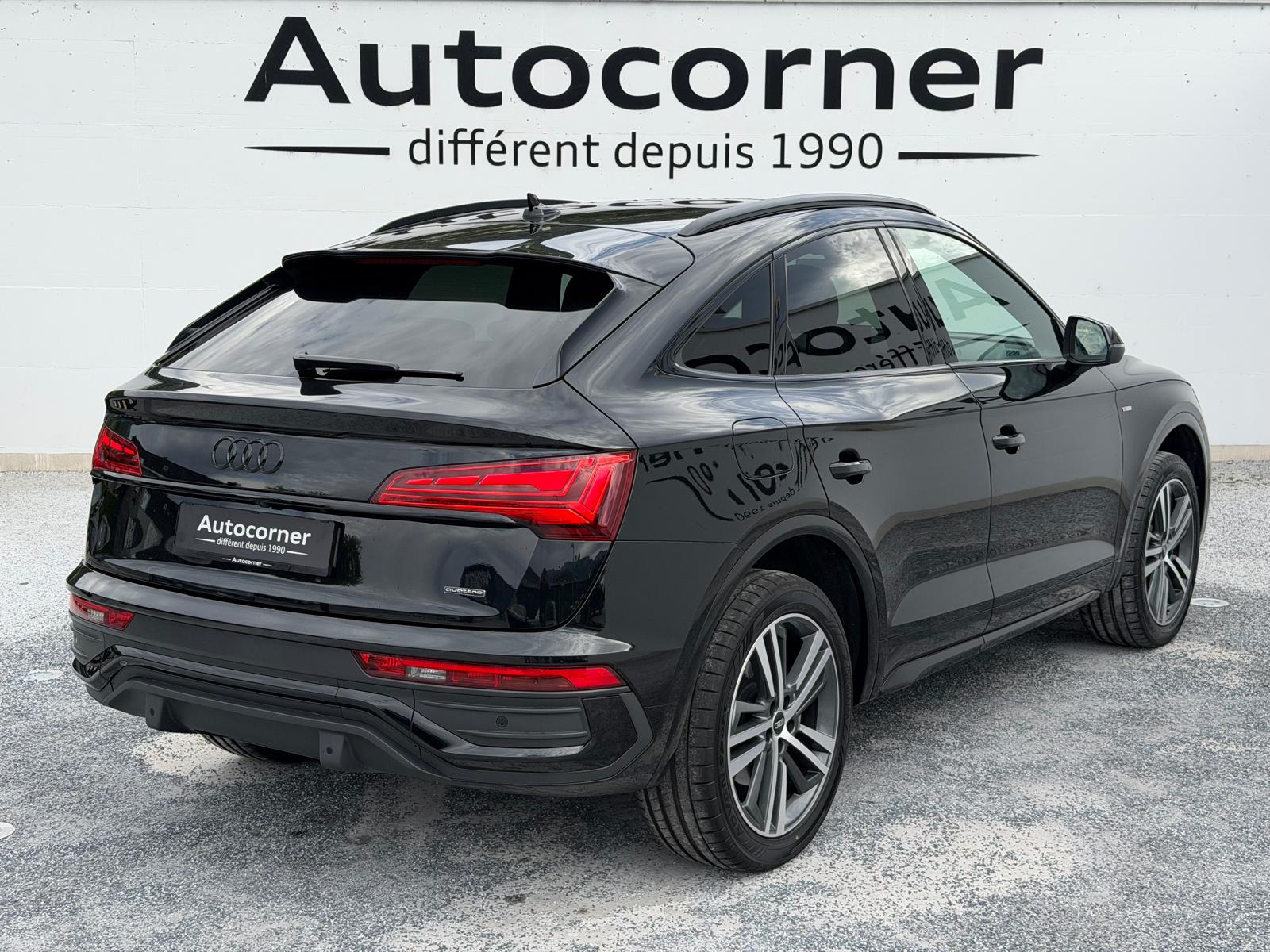 AUDI Q5 Sportback 40 TDI Blackedition quattro S-tronic-image-3