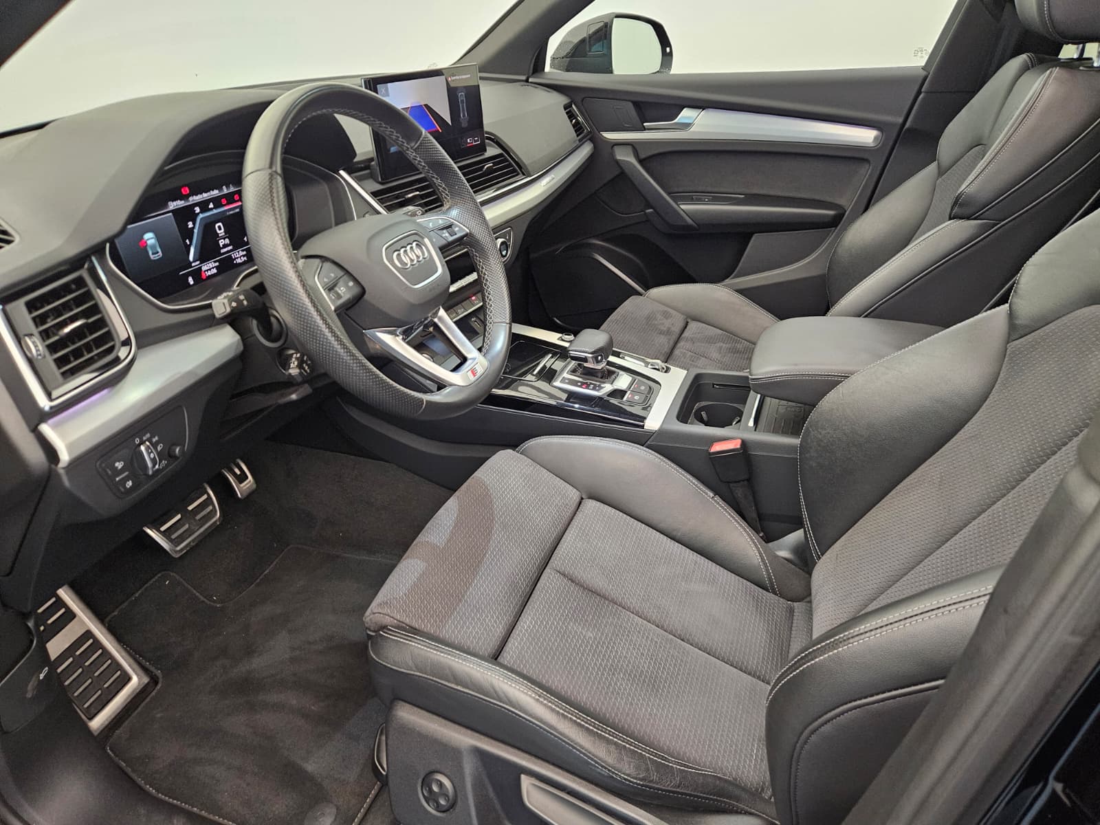 AUDI Q5 Sportback 40 TDI Blackedition quattro S-tronic-image-7