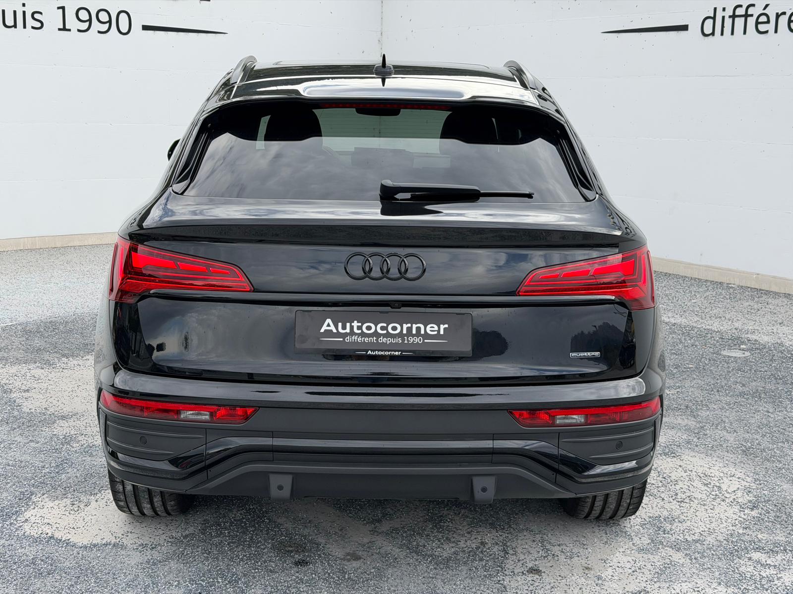 AUDI Q5 Sportback 40 TDI Blackedition quattro S-tronic-image-4