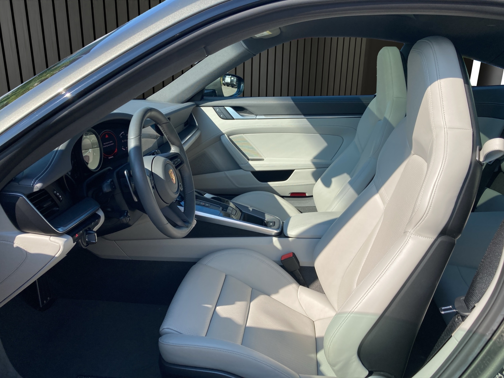 PORSCHE 911 Carrera 4S-image-8