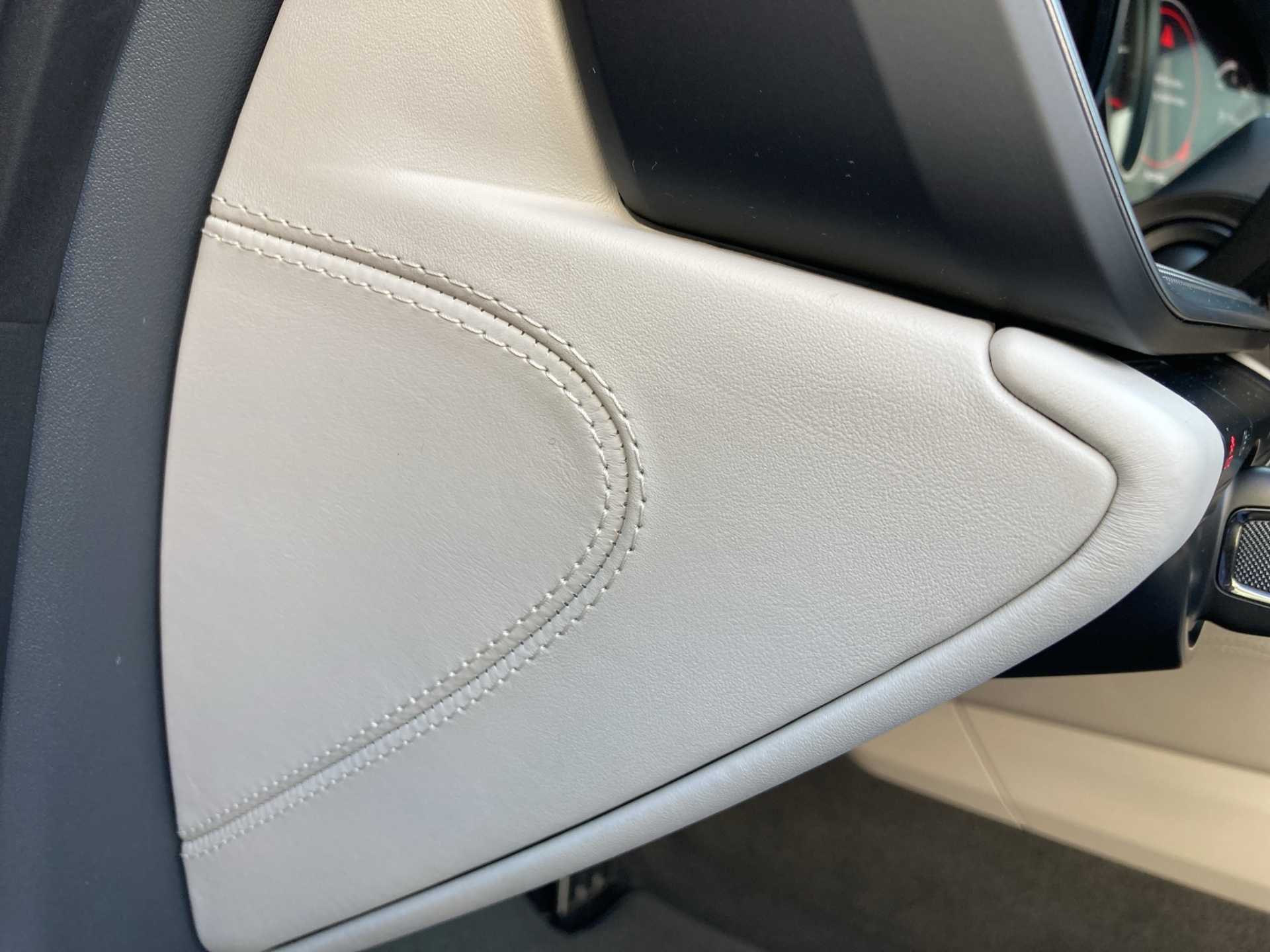 PORSCHE 911 Carrera 4S-image-20