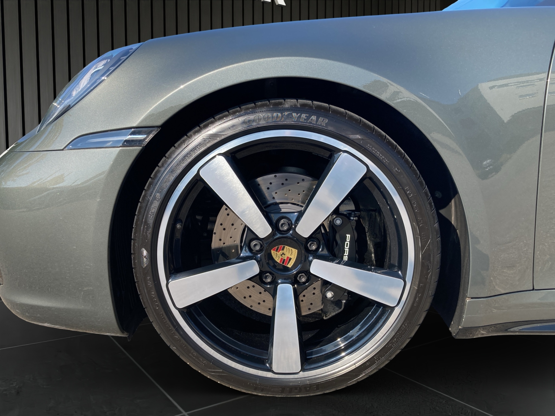 PORSCHE 911 Carrera 4S-image-7