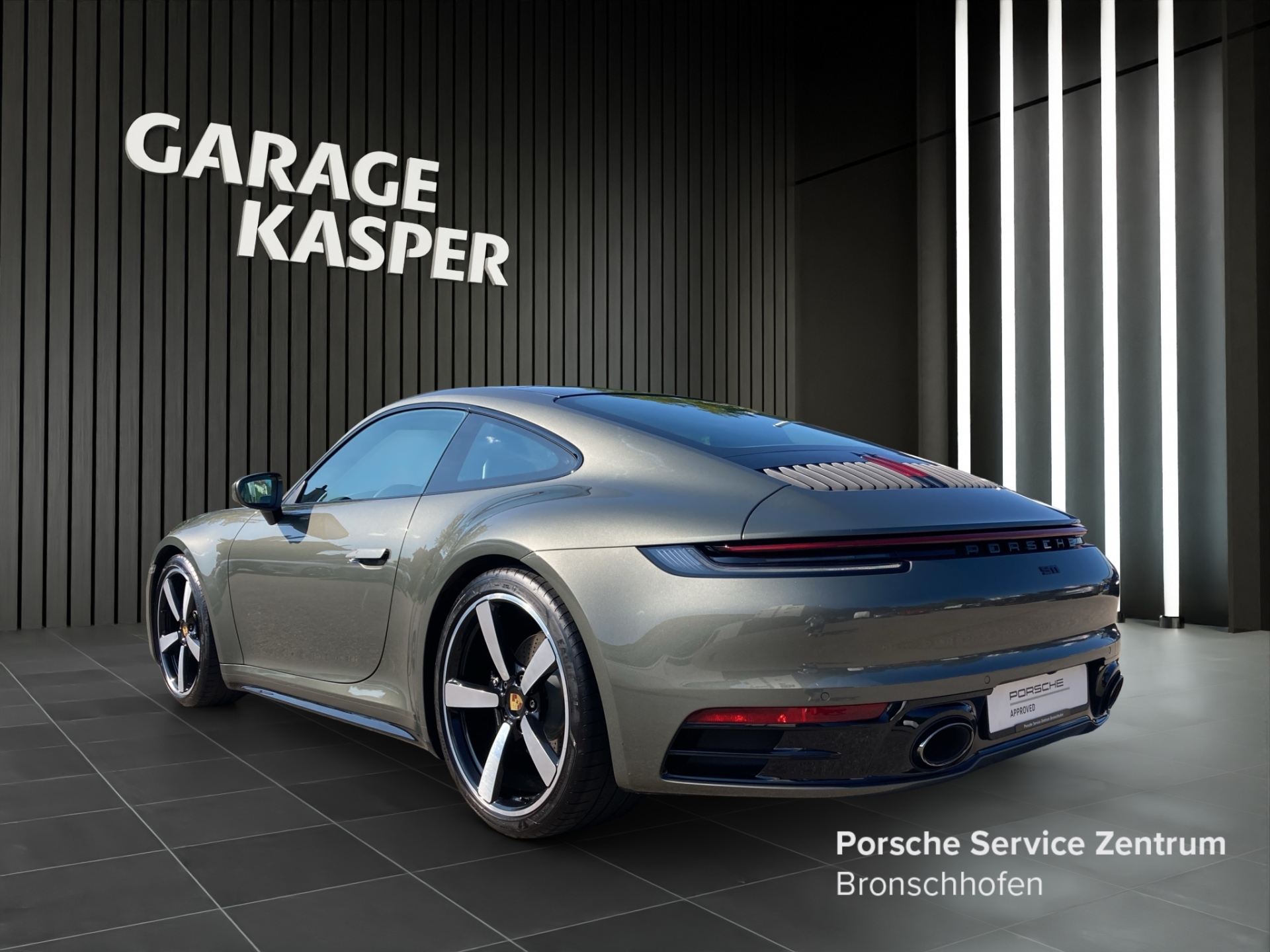 PORSCHE 911 Carrera 4S-image-2