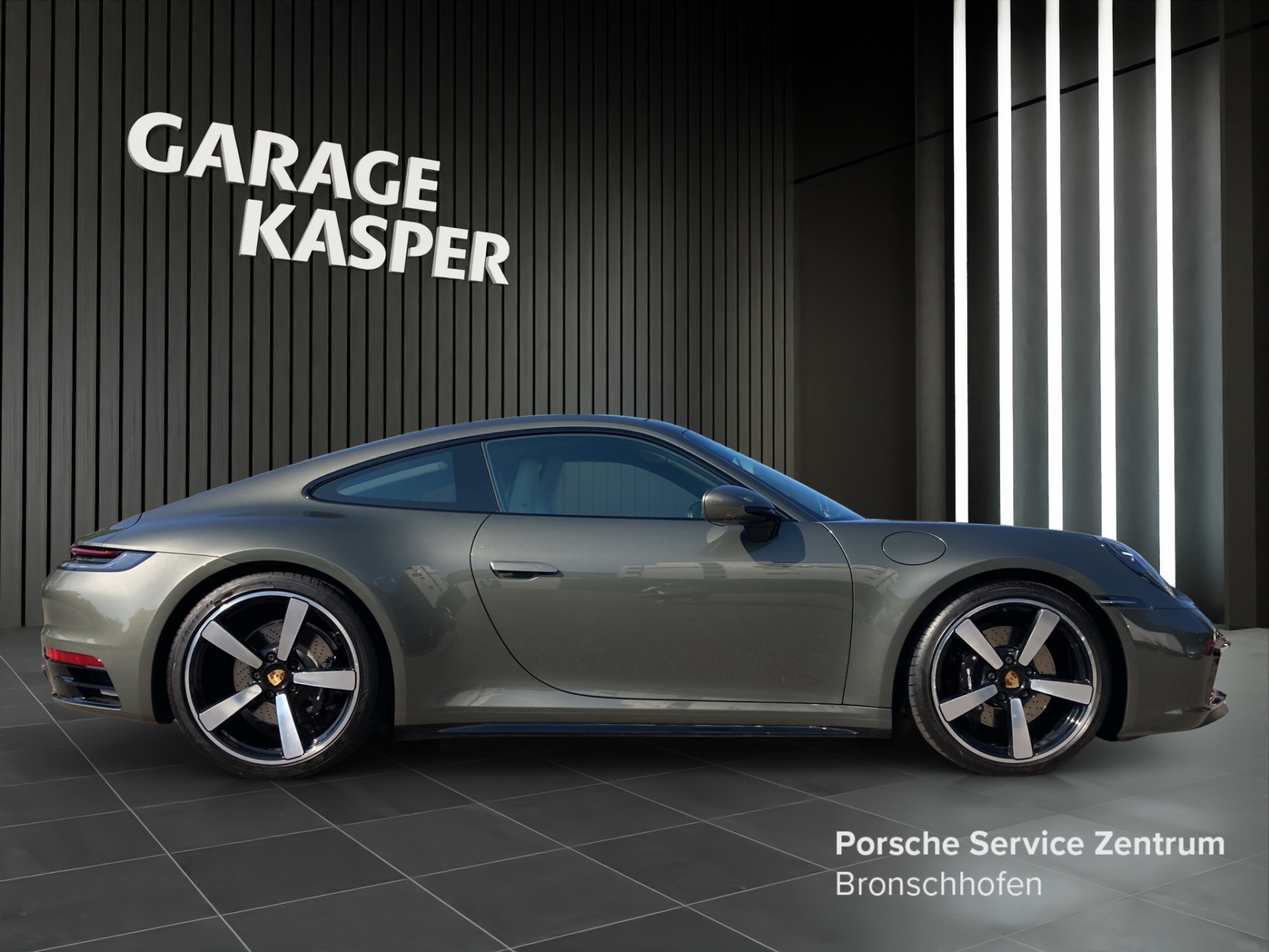 PORSCHE 911 Carrera 4S-image-5
