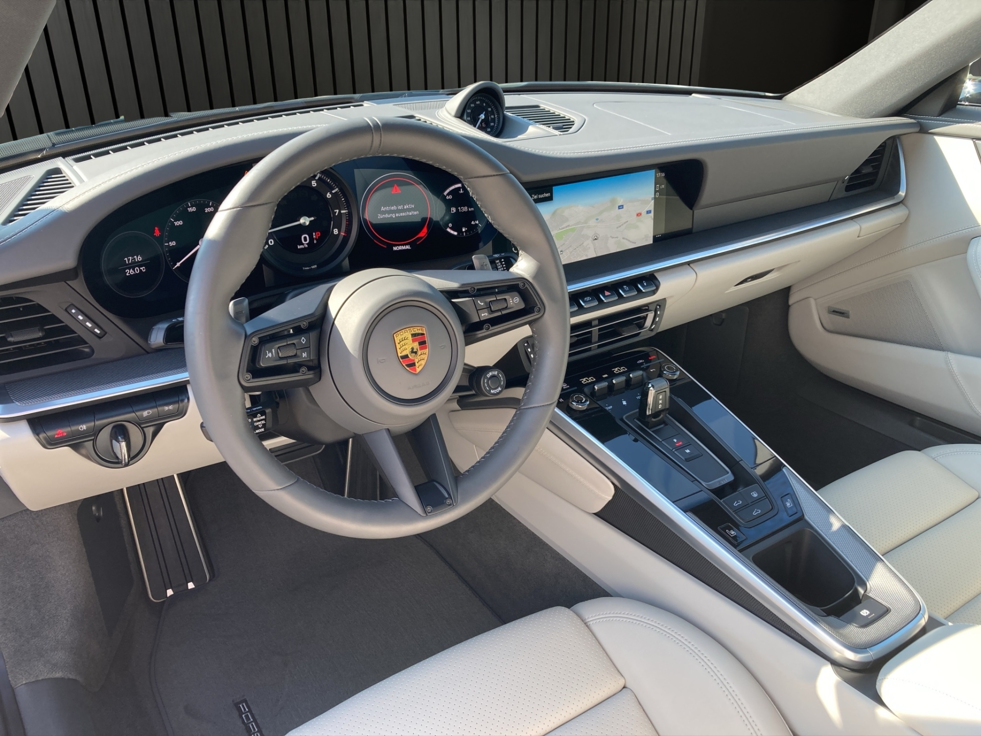 PORSCHE 911 Carrera 4S-image-9