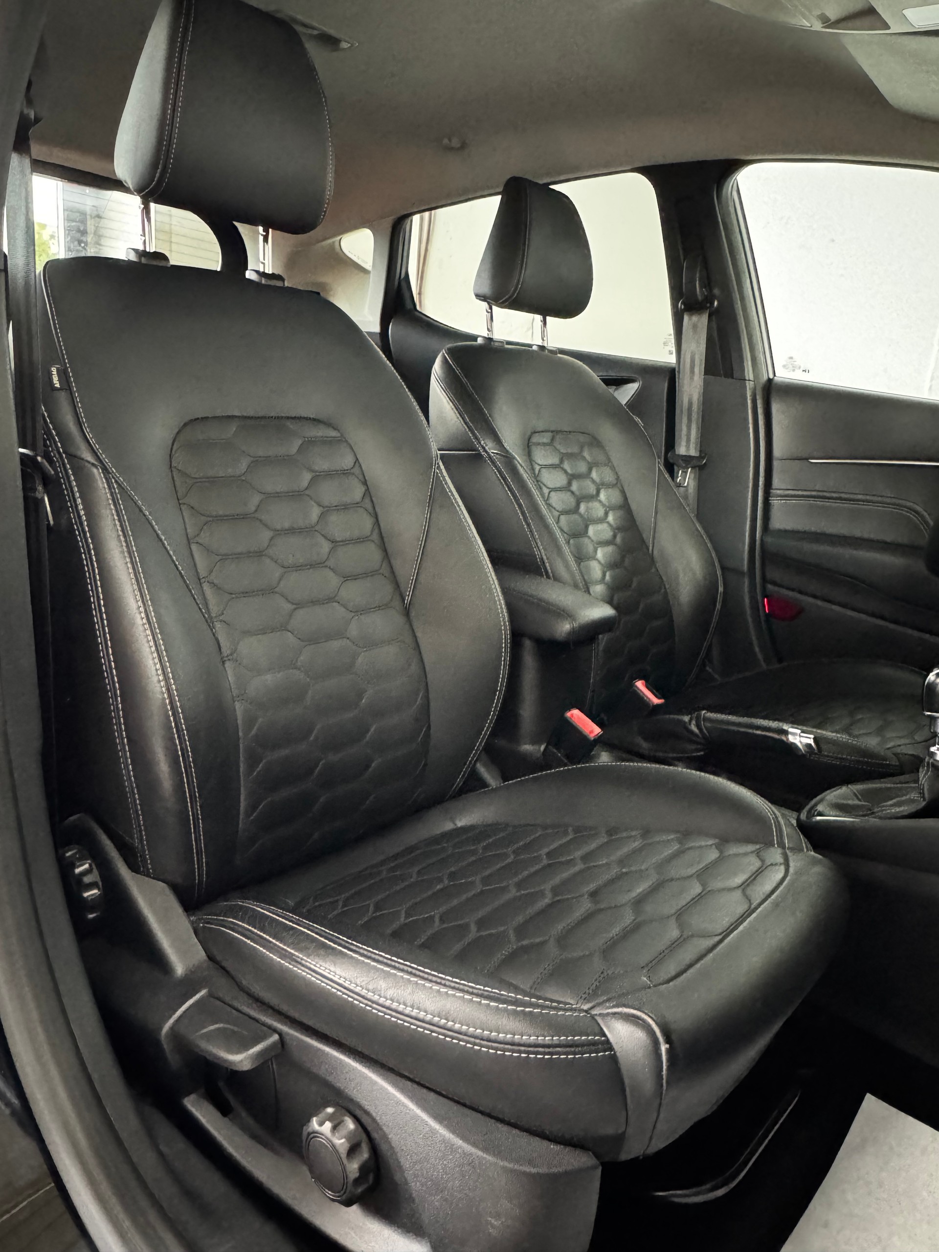 FORD Fiesta 1.0 SCTi Vignale-image-18
