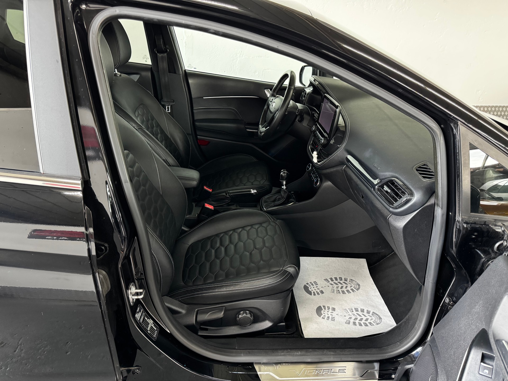FORD Fiesta 1.0 SCTi Vignale-image-17