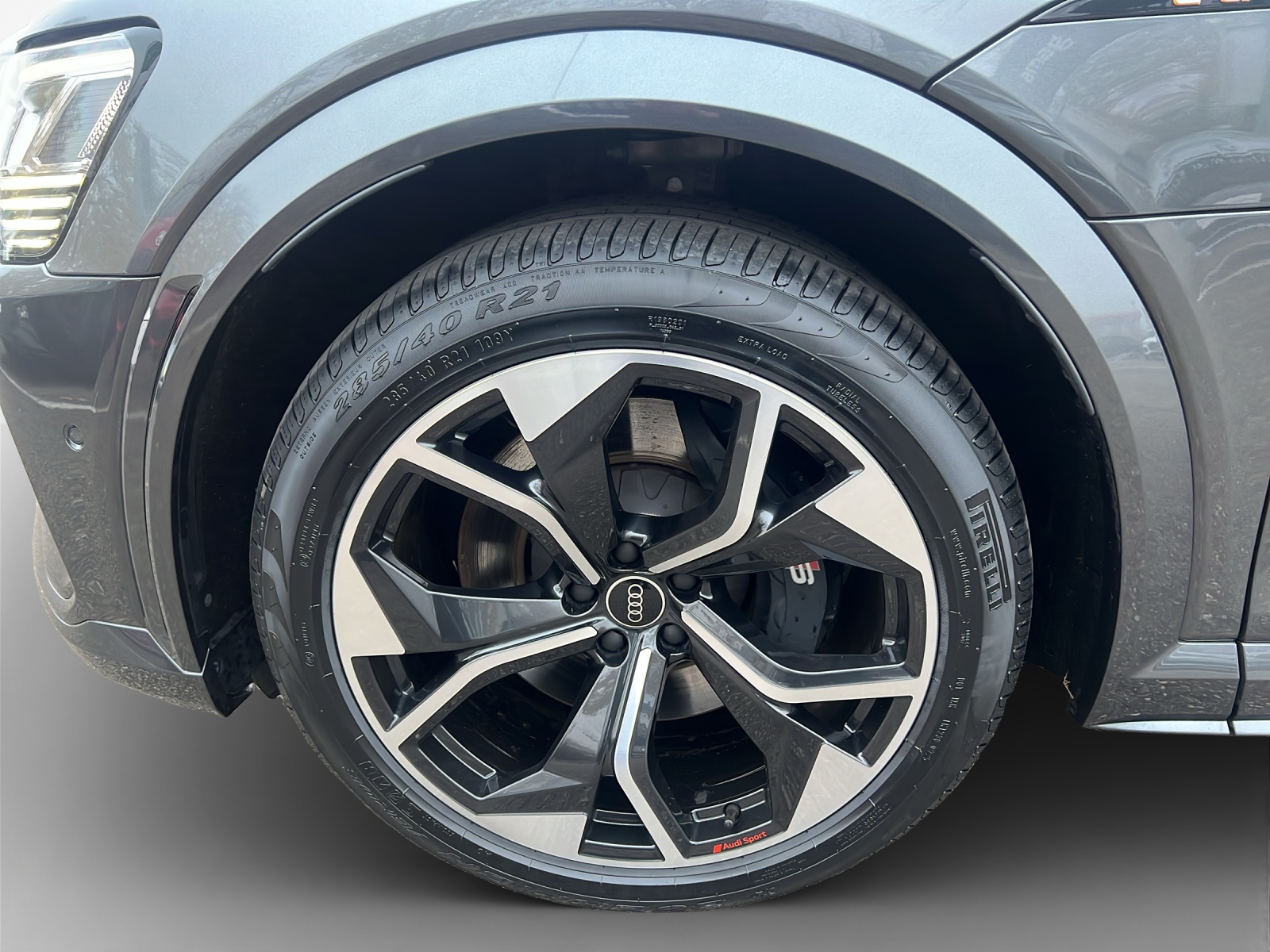 AUDI e-tron S quattro-image-15