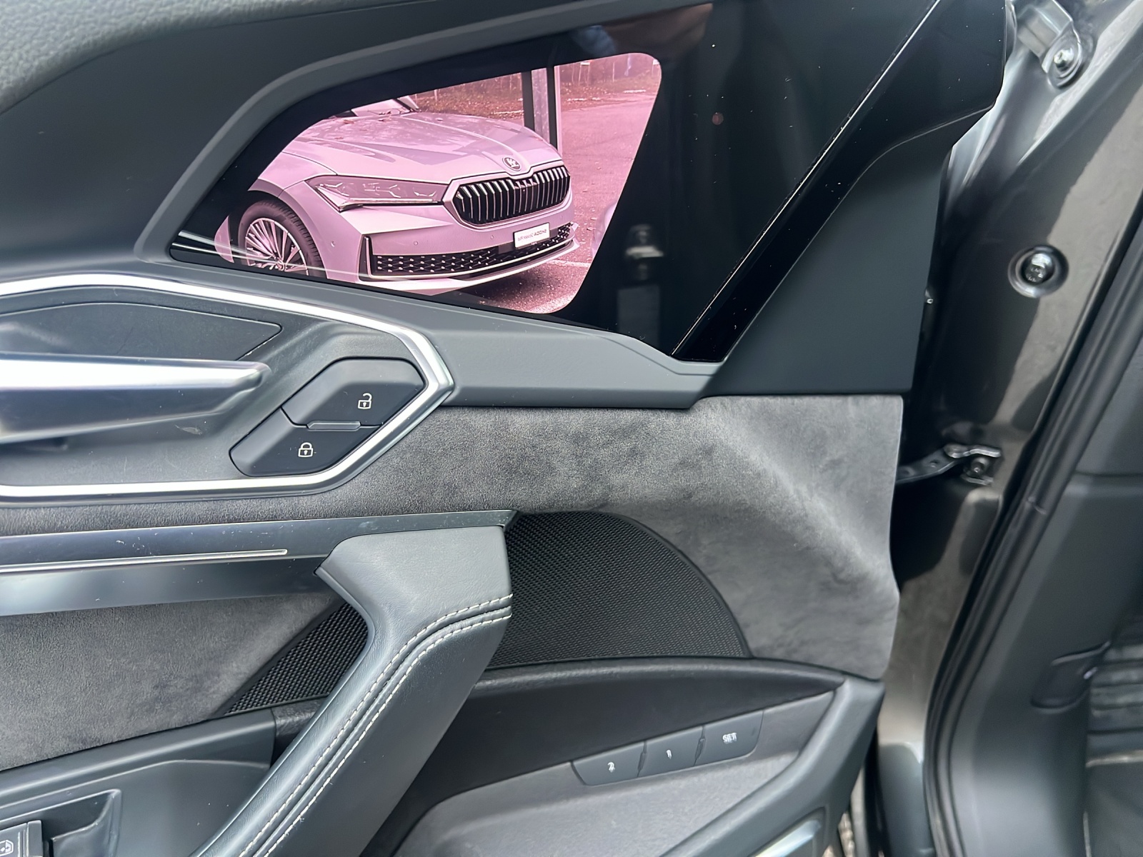 AUDI e-tron S quattro-image-12