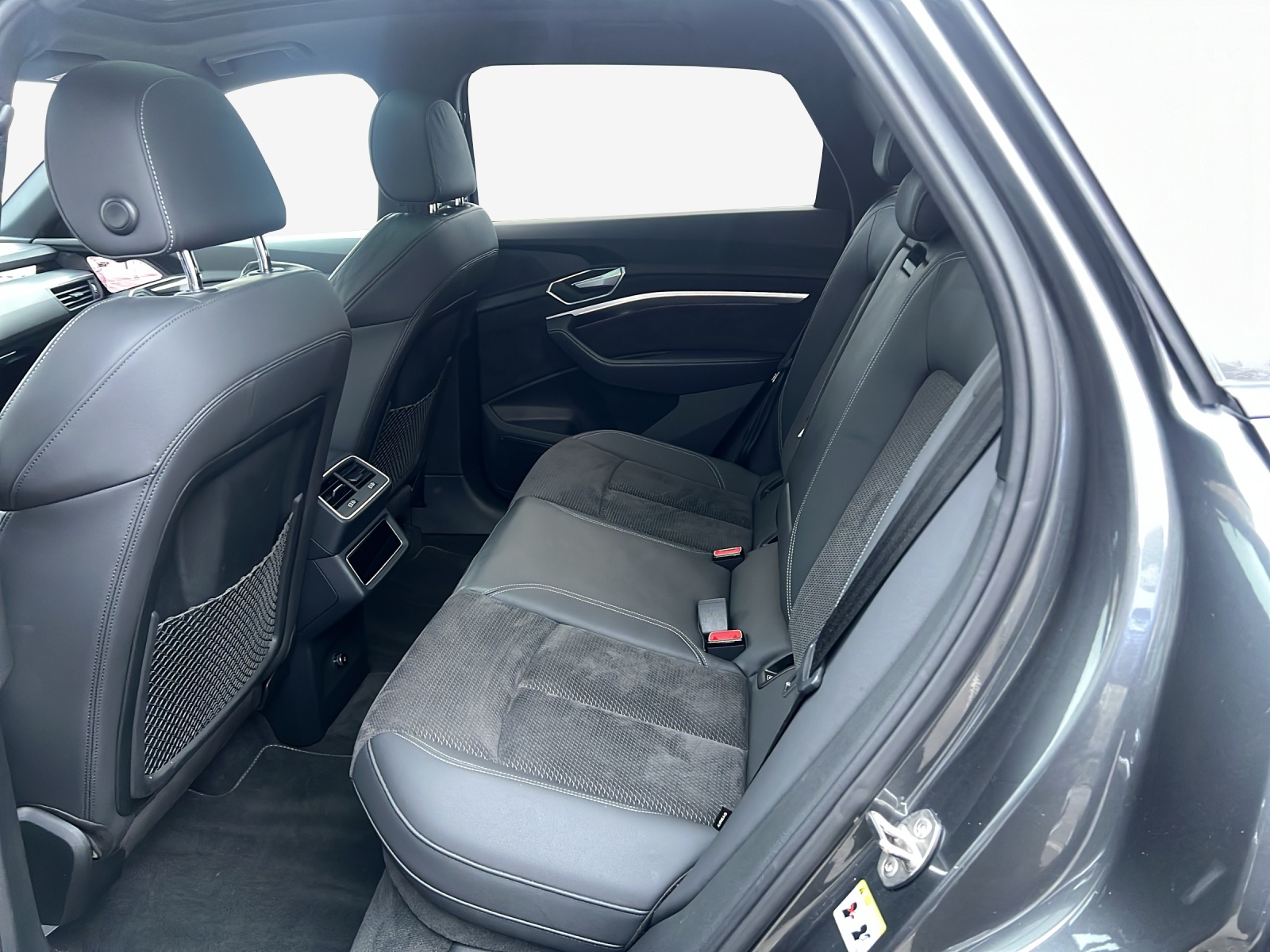 AUDI e-tron S quattro-image-10
