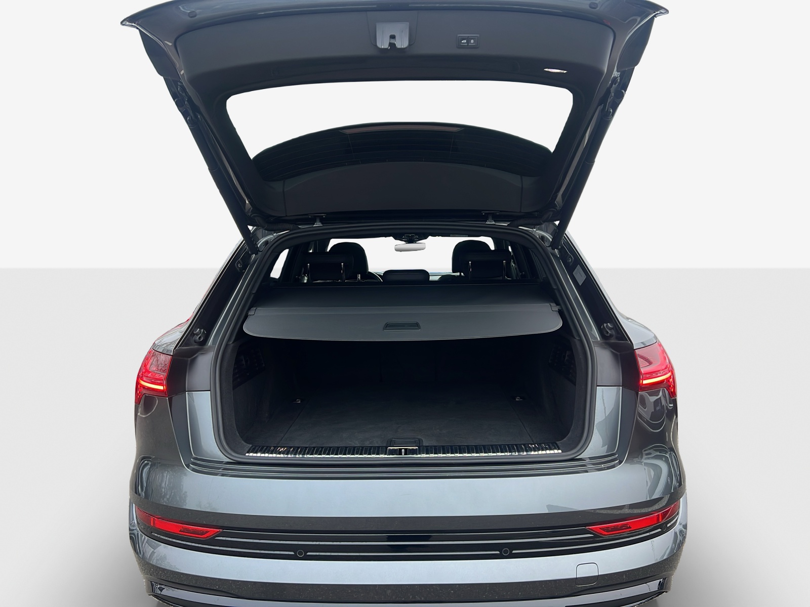 AUDI e-tron S quattro-image-13