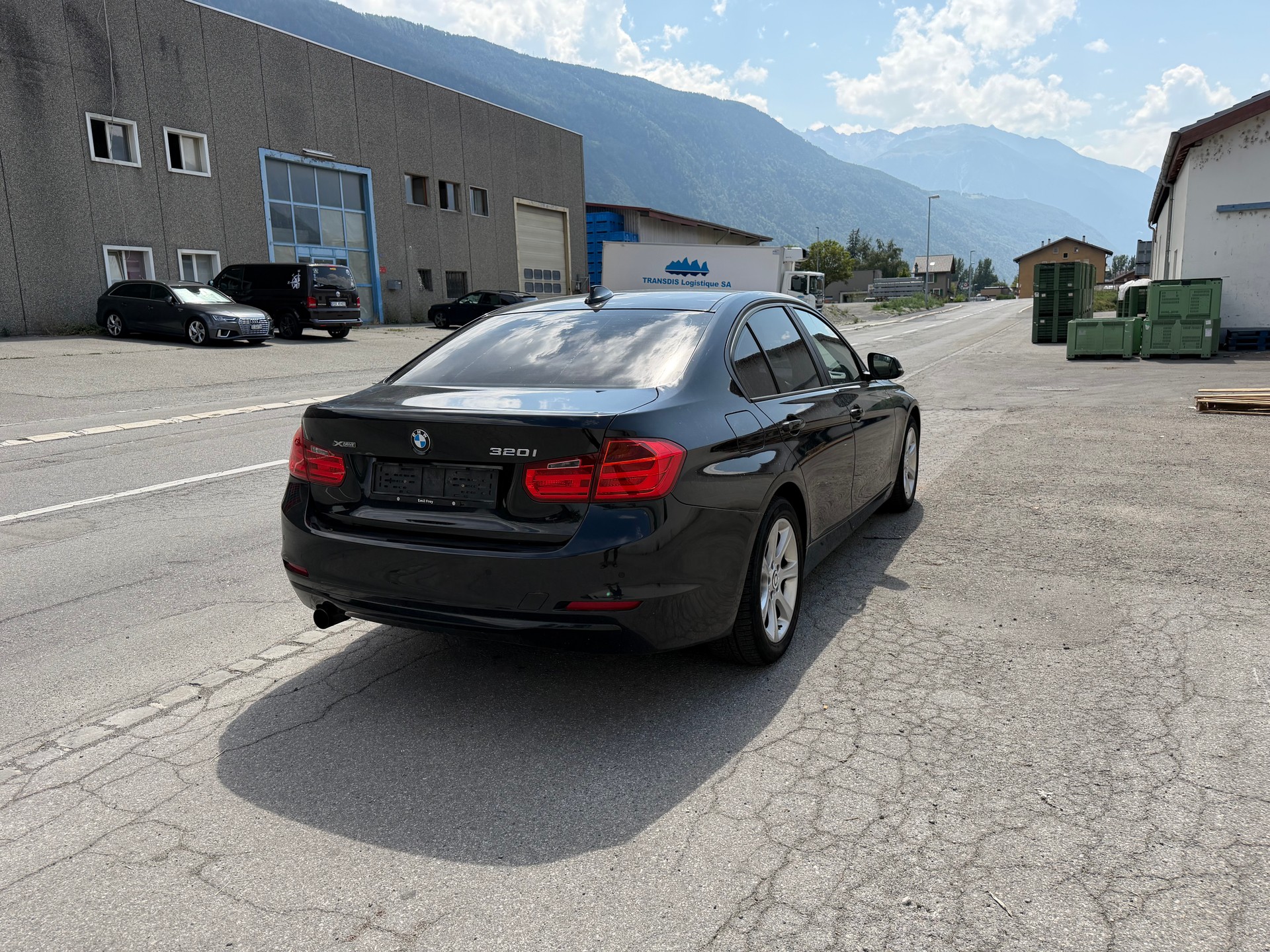 BMW 320i xDrive Modern Line Steptronic-image-4