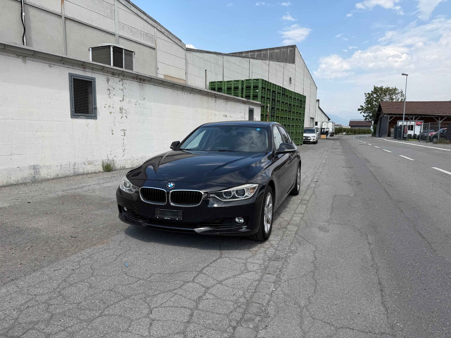 BMW 320i xDrive Modern Line Steptronic-image-8