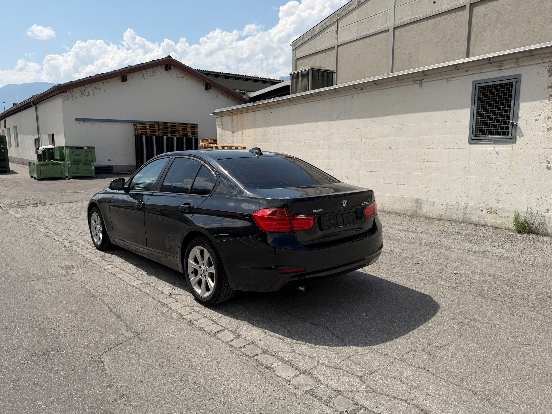 BMW 320i xDrive Modern Line Steptronic-image-5