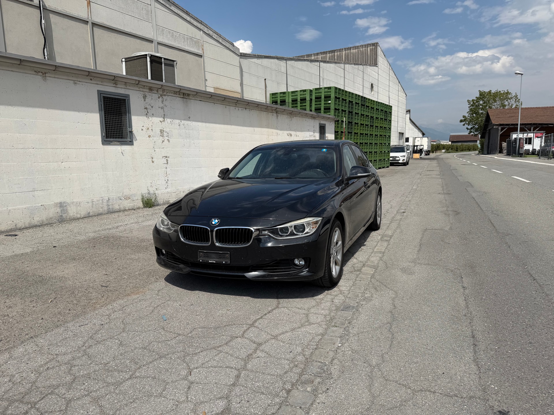 BMW 320i xDrive Modern Line Steptronic-image-6