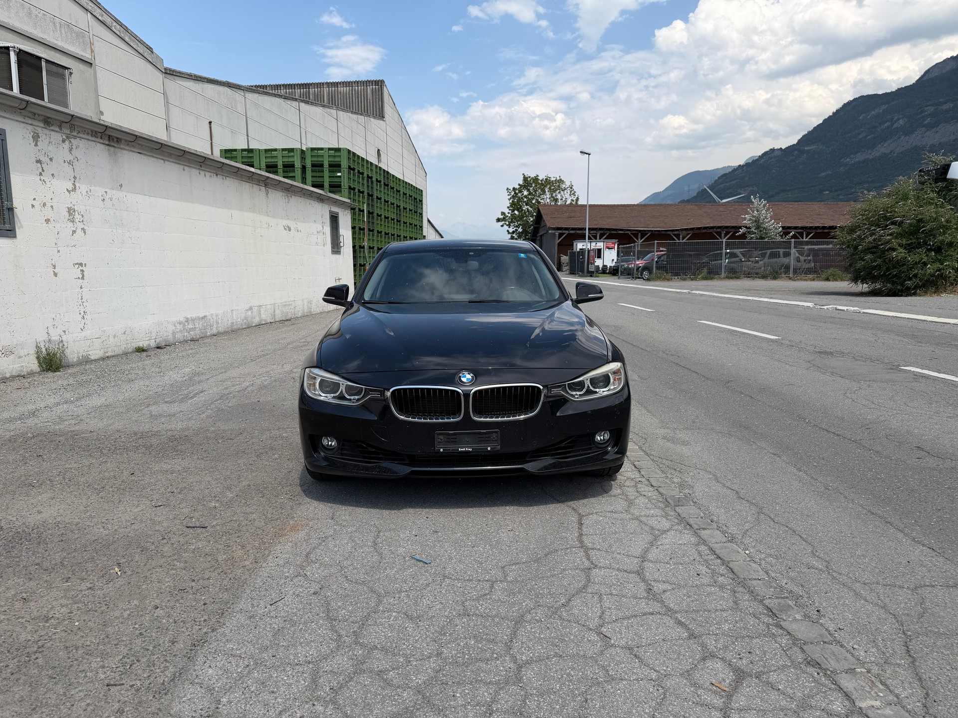 BMW 320i xDrive Modern Line Steptronic-image-0