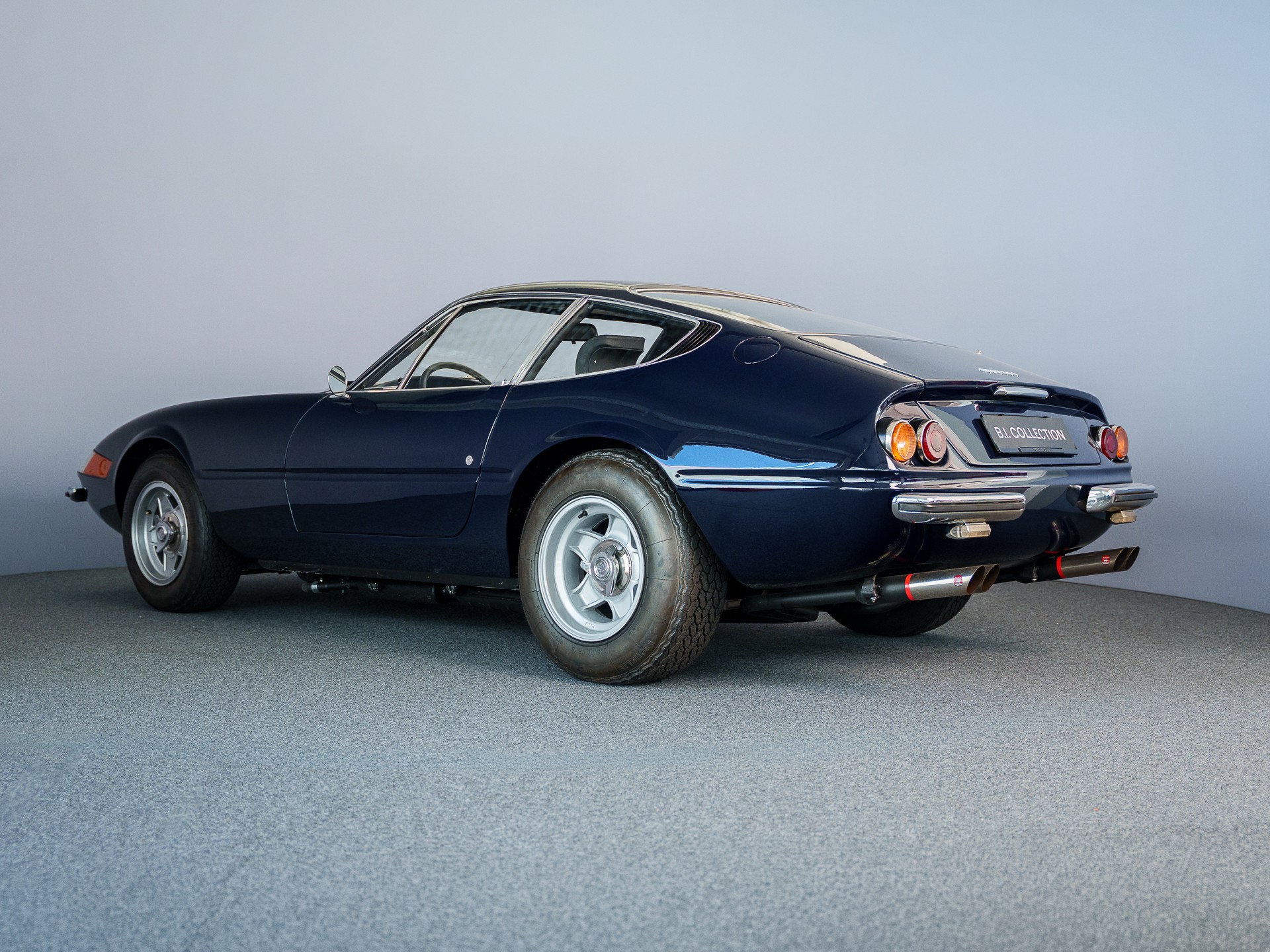 FERRARI 365 GTB 4 Daytona-image-7