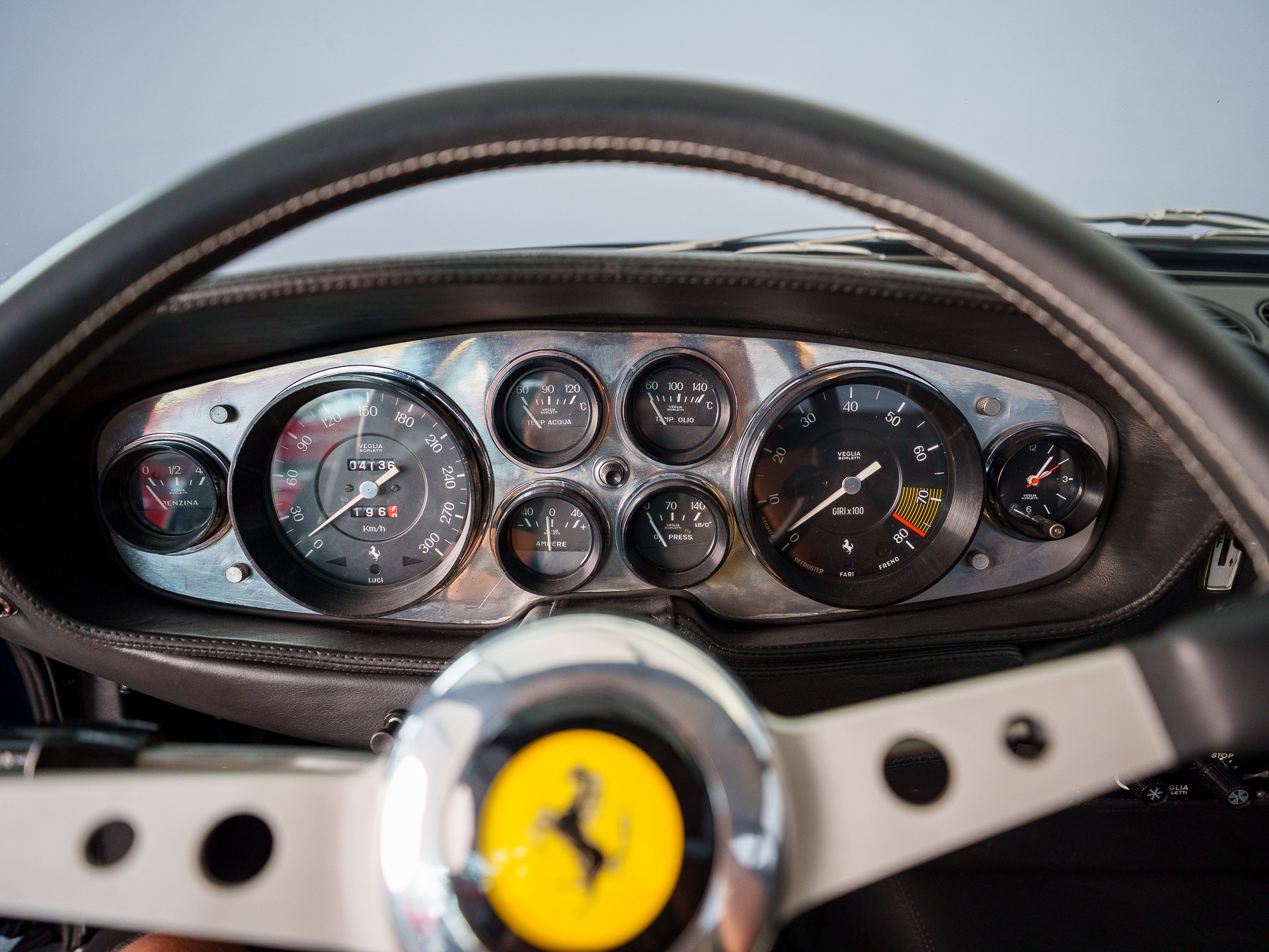 FERRARI 365 GTB 4 Daytona-image-11