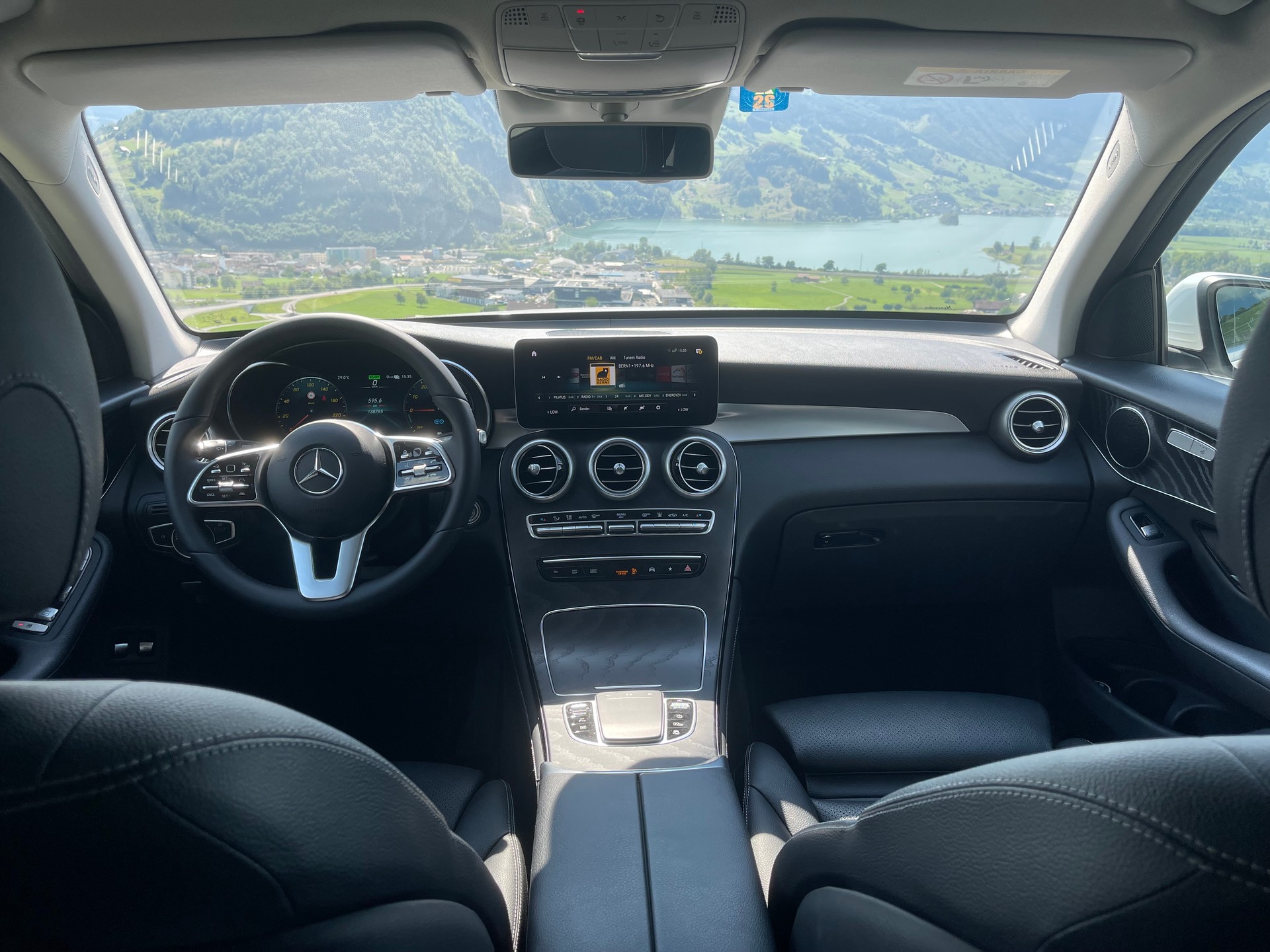 MERCEDES-BENZ GLC 300 e 4m-image-3