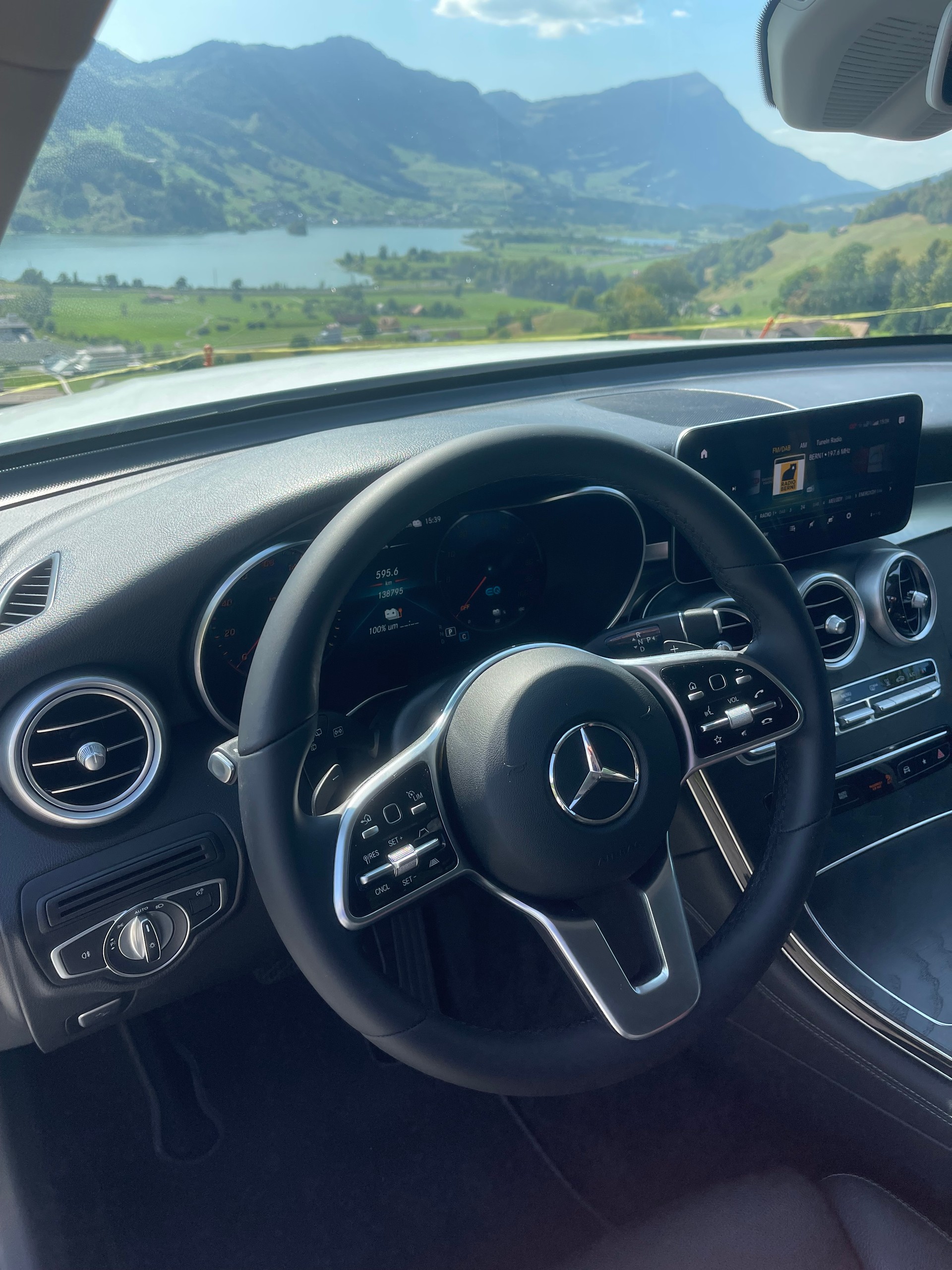 MERCEDES-BENZ GLC 300 e 4m-image-4
