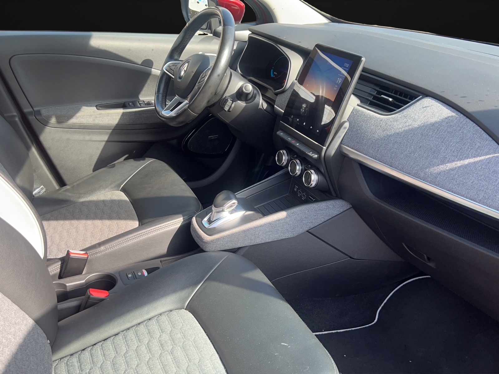 RENAULT Zoe Intens R135 (Batterie Miete)-image-12