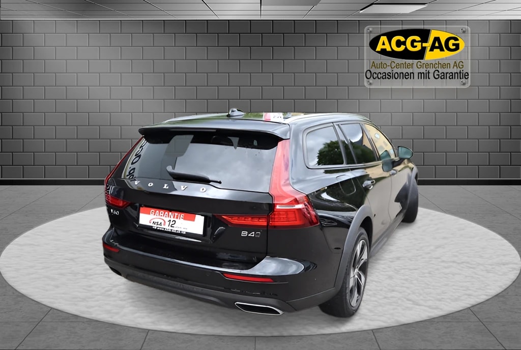 VOLVO V60 Cross Country B4 Diesel Mild Hybrid AWD Geartronic ** Voll-Leder ** RF-Kamera 360 ** Panorama-Glass ** Anh-Kupplung-image-5