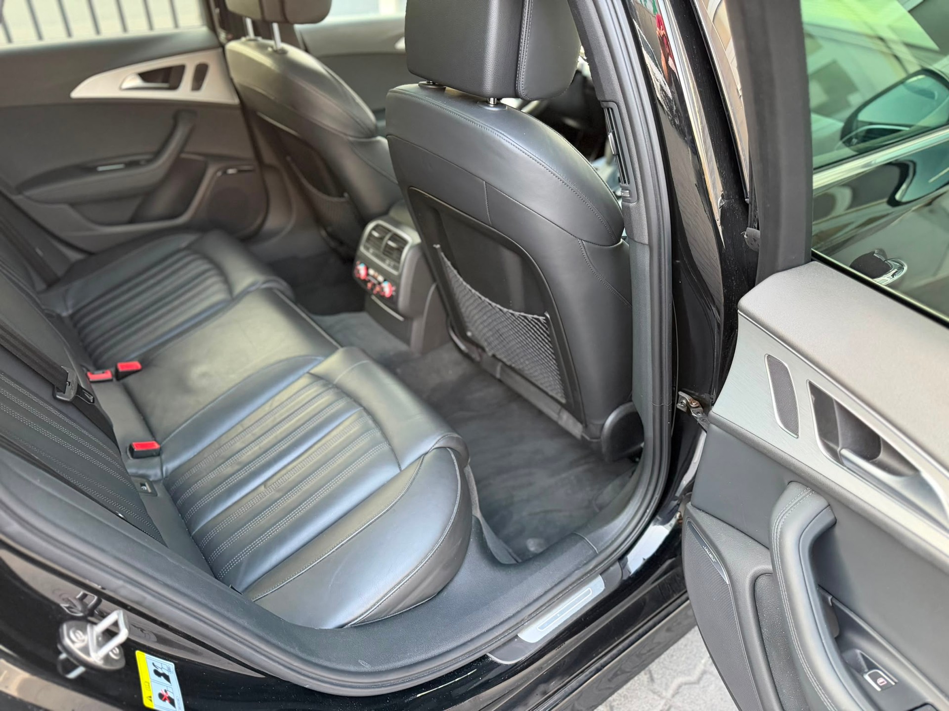 AUDI A6 Avant 3.0 TDI V6 quattro S-tronic-image-19