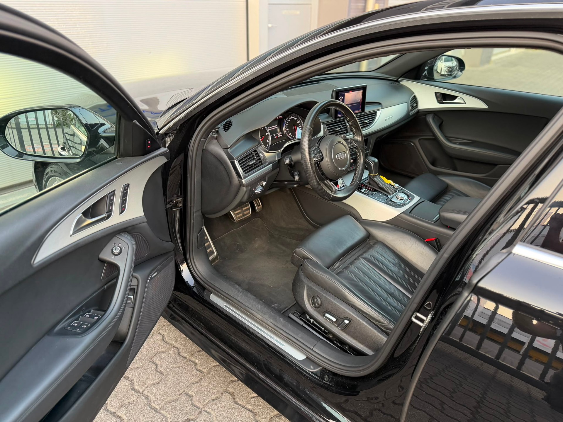 AUDI A6 Avant 3.0 TDI V6 quattro S-tronic-image-9