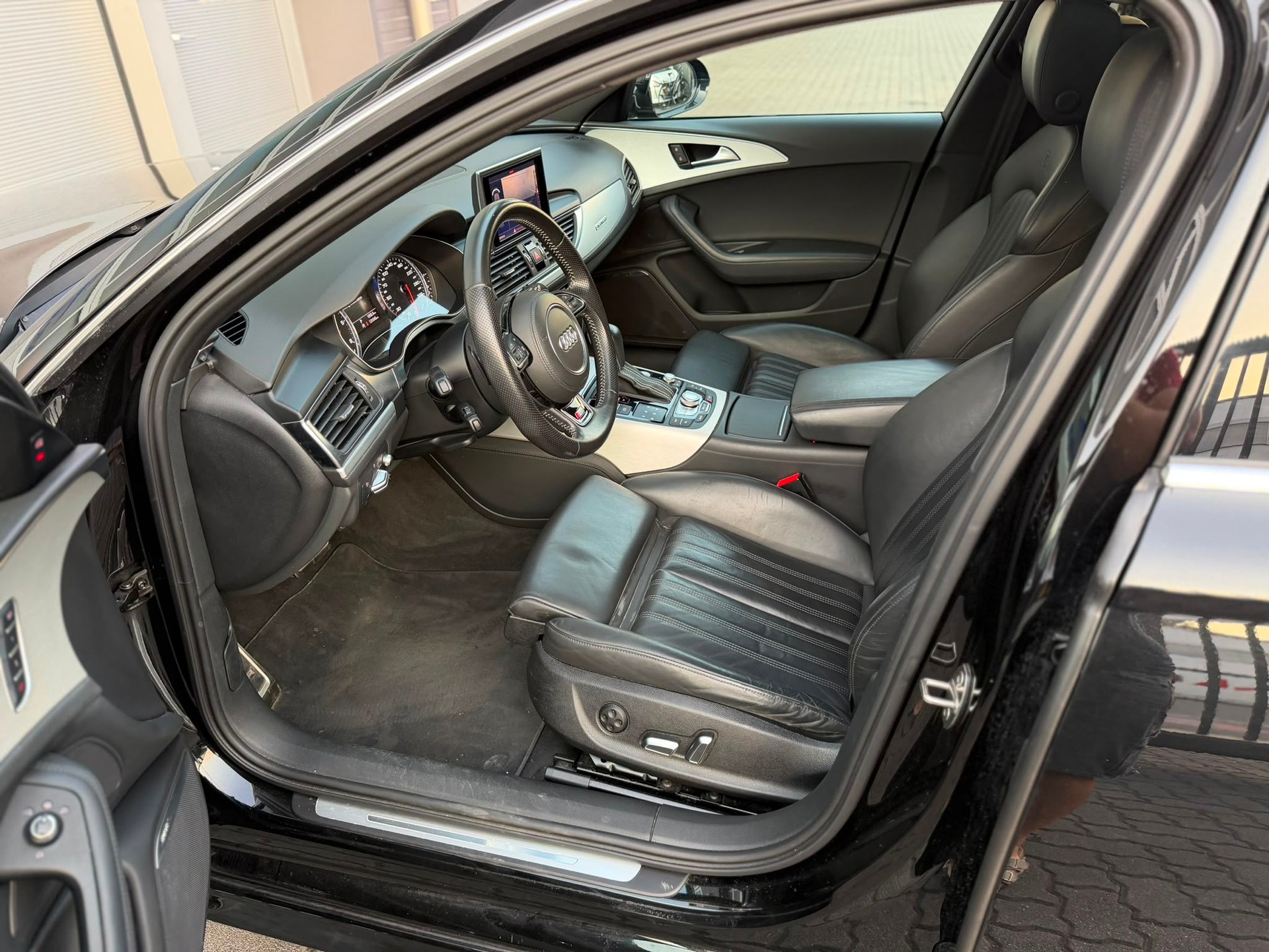 AUDI A6 Avant 3.0 TDI V6 quattro S-tronic-image-10