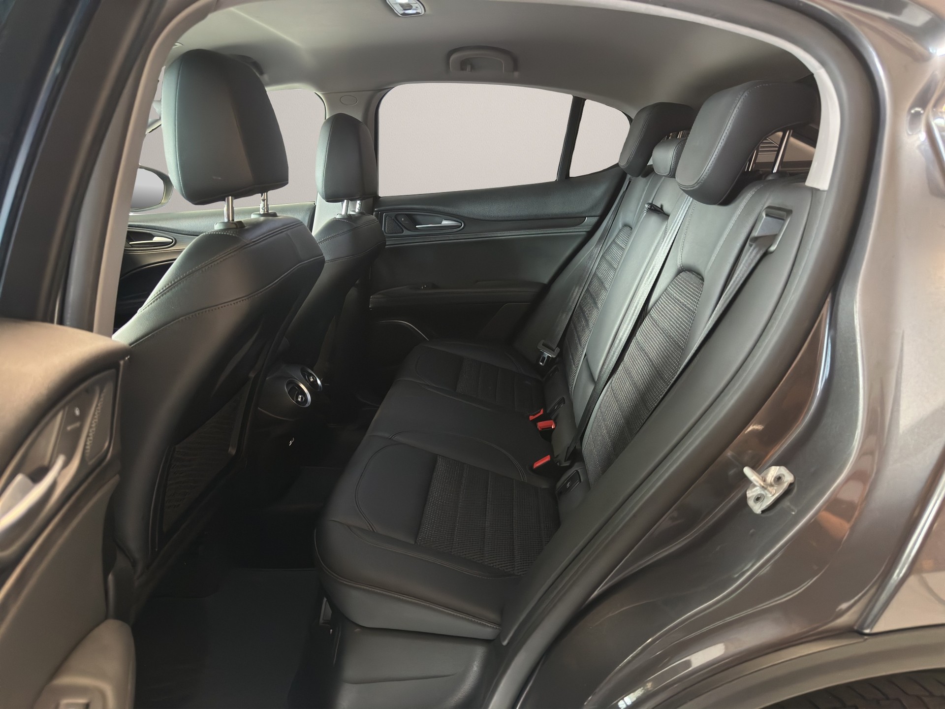 ALFA ROMEO Stelvio 2.0 Super Q4 Automatic-image-9