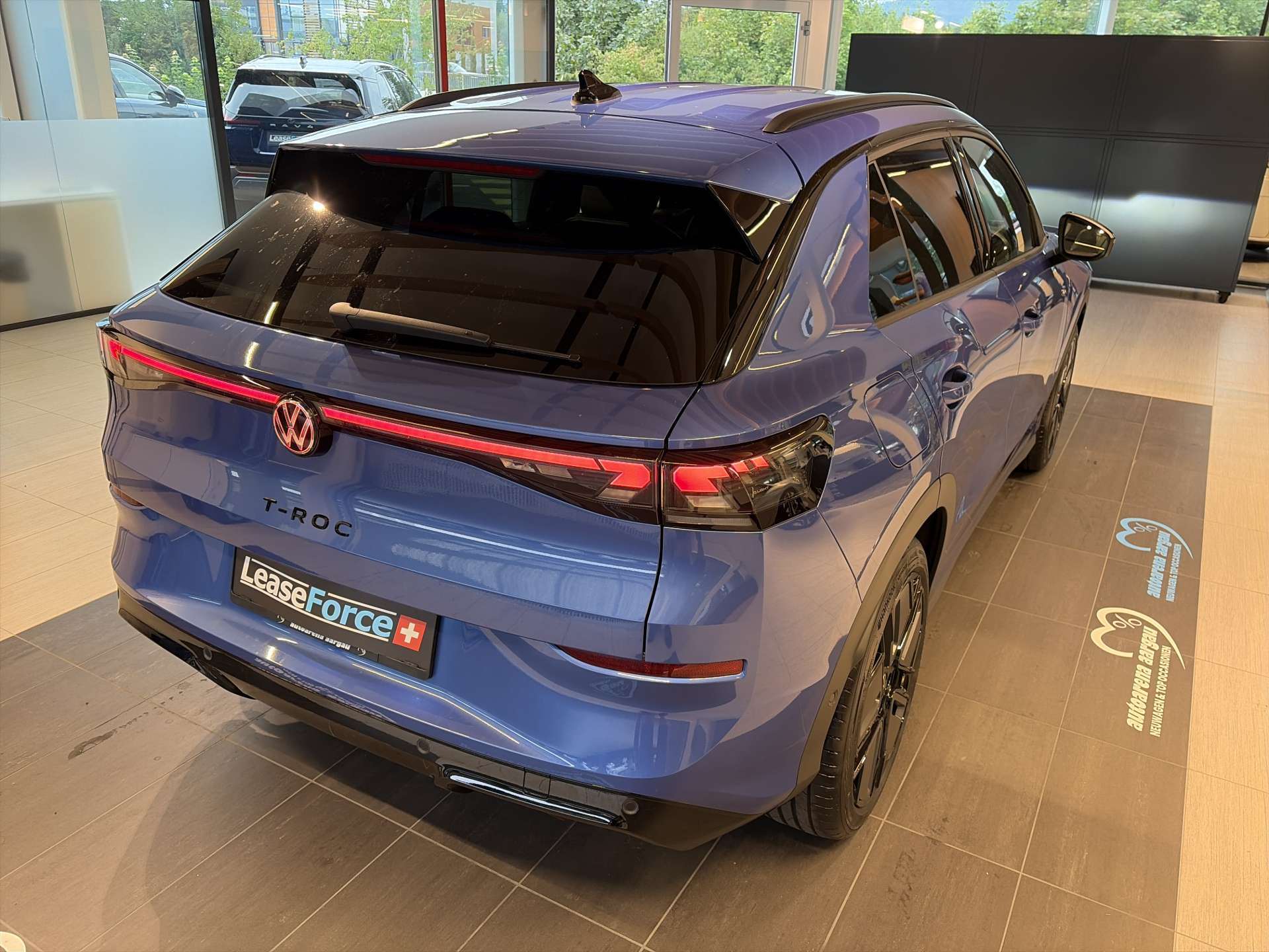 VW T-Roc 1.5 eTSi mHEV R-Line DSG-Automat-image-2