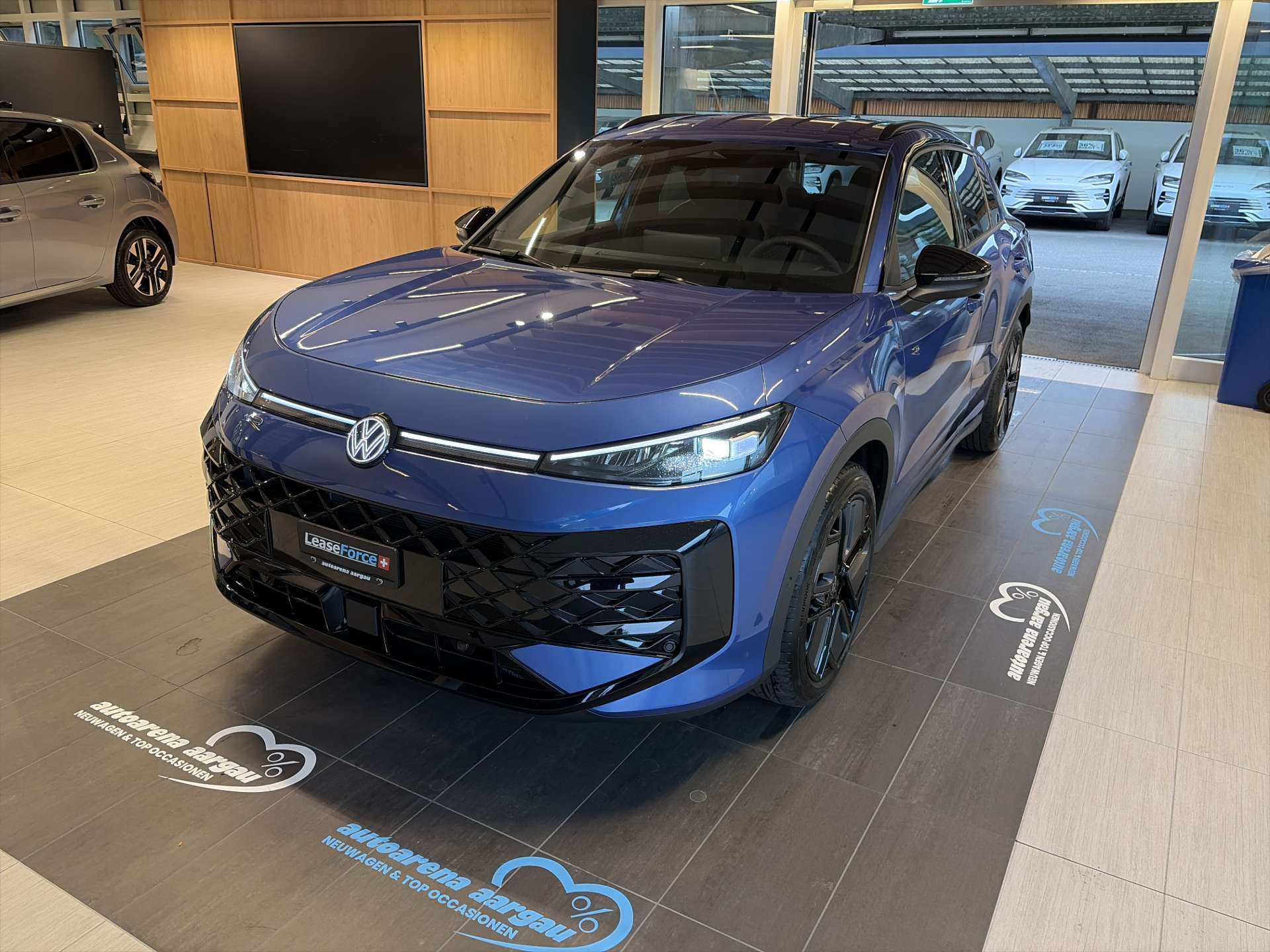 VW T-Roc 1.5 eTSi mHEV R-Line DSG-Automat-image-0