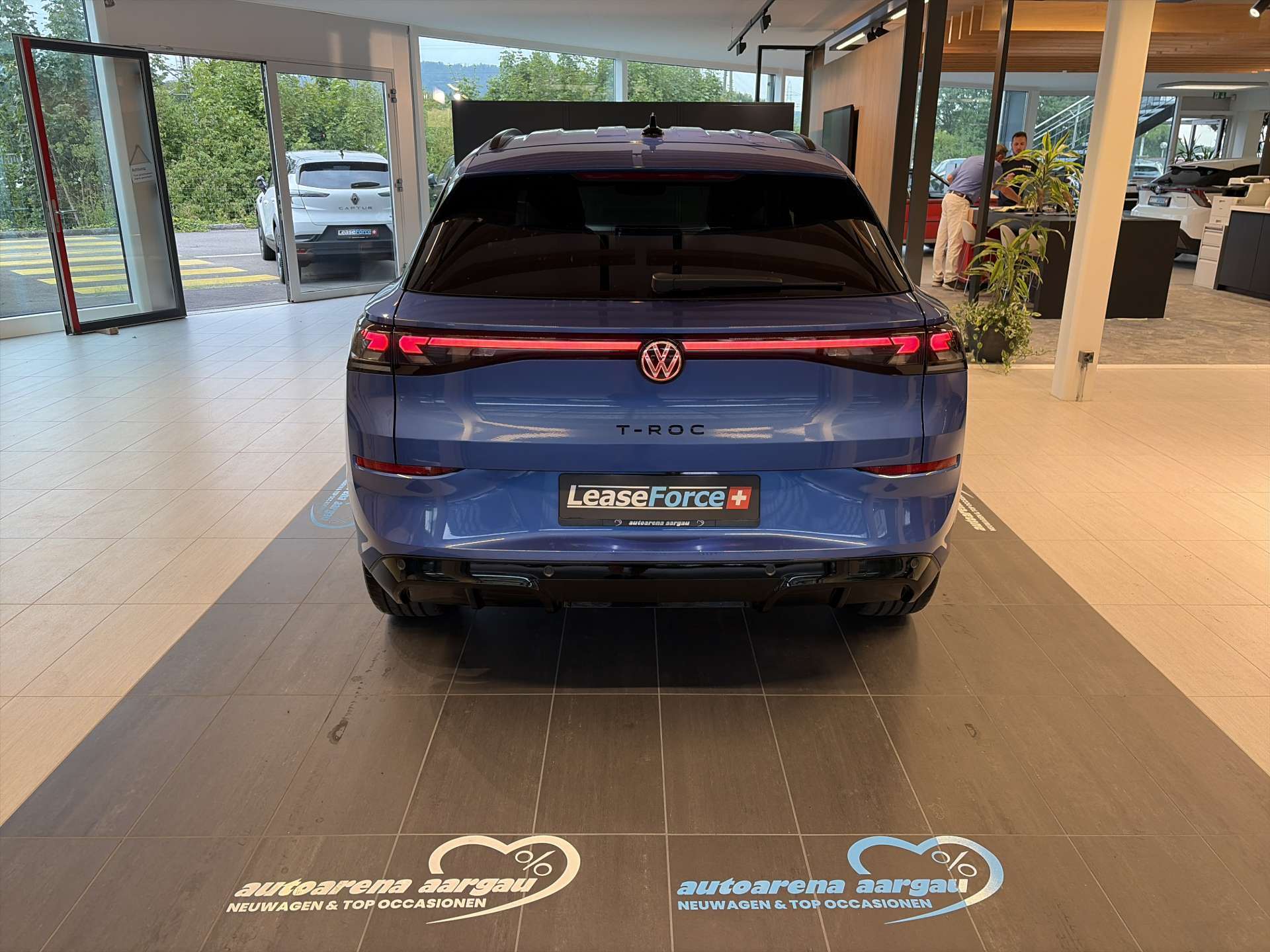 VW T-Roc 1.5 eTSi mHEV R-Line DSG-Automat-image-12