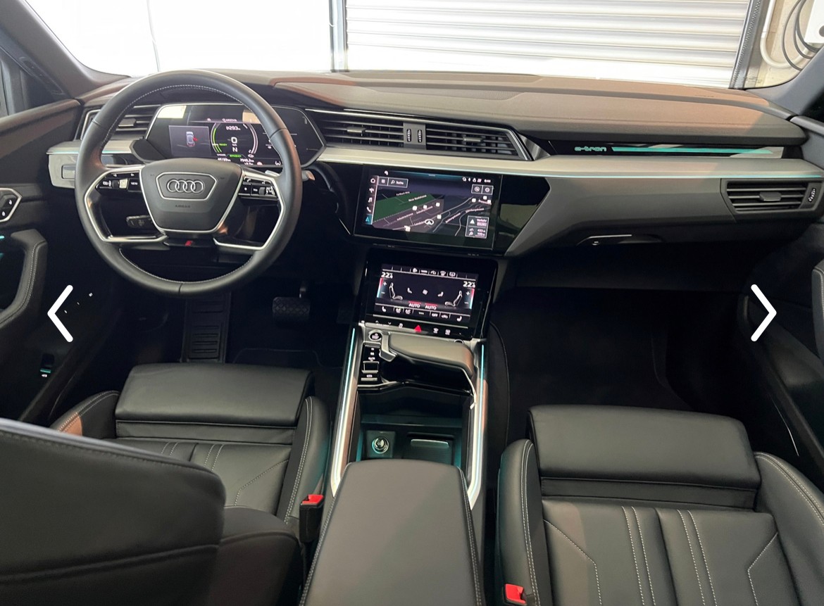 AUDI e-tron 55 Sportback S Line quattro-image-8