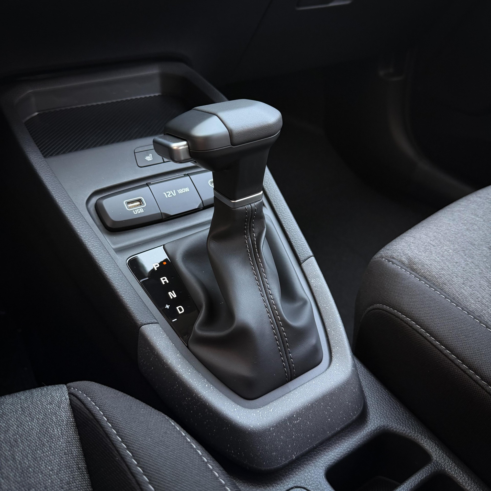 KIA Stonic 1.0 T-GDi-image-8