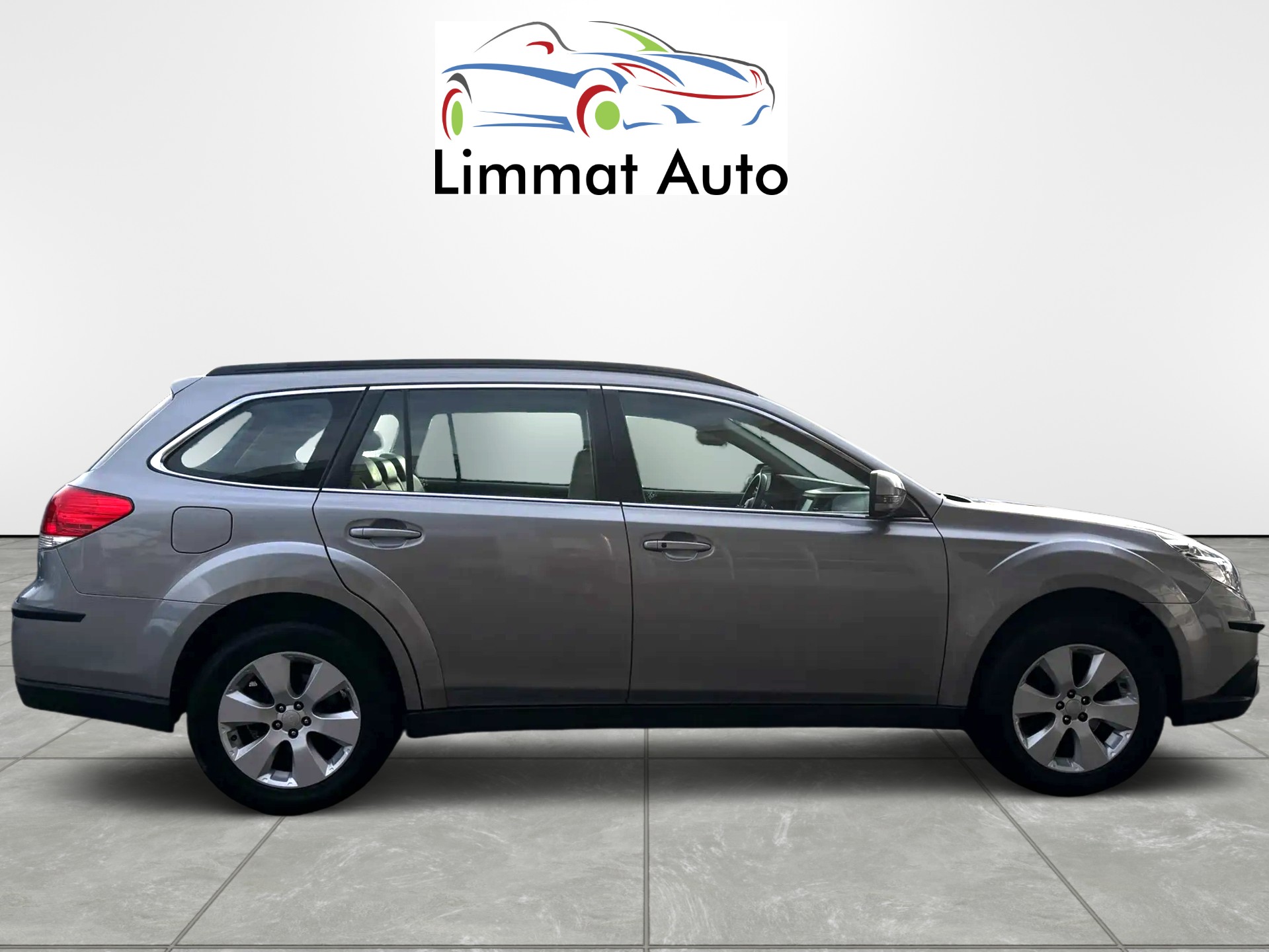 SUBARU Outback 3.6R Executive AWD Automatic-image-6