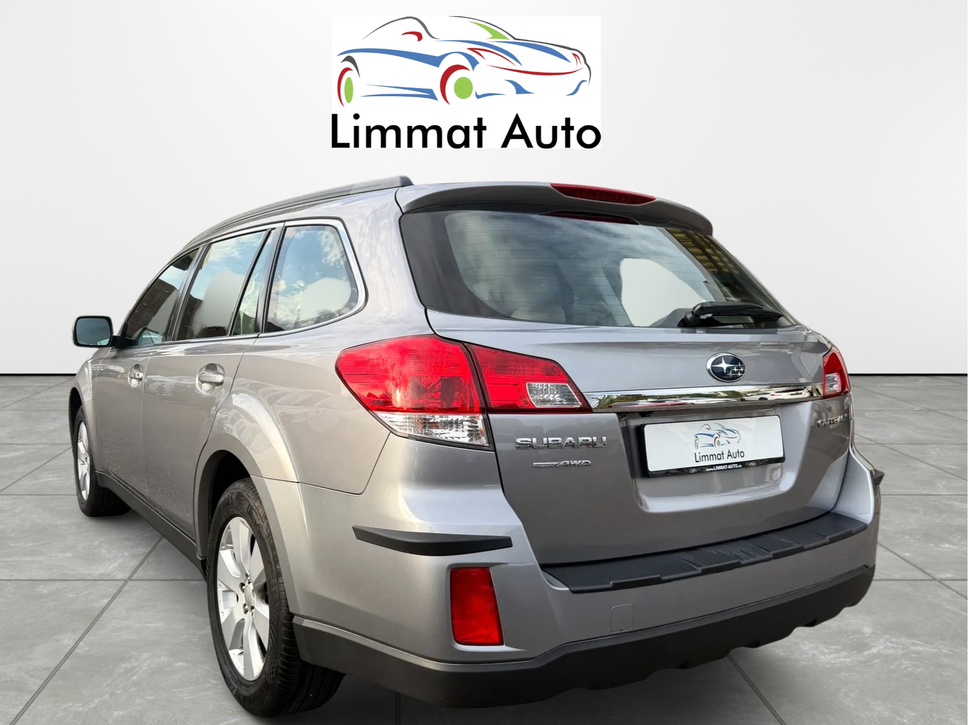 SUBARU Outback 3.6R Executive AWD Automatic-image-3